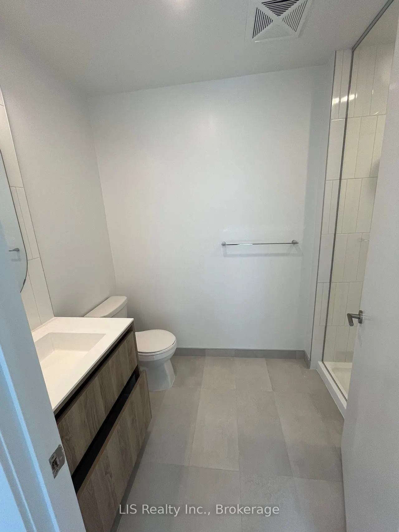 8 Beverley Glen Boulevard, #806