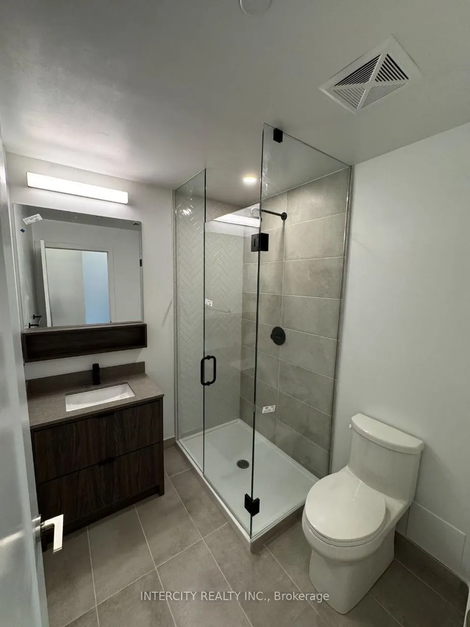 8888 Yonge Street, #724