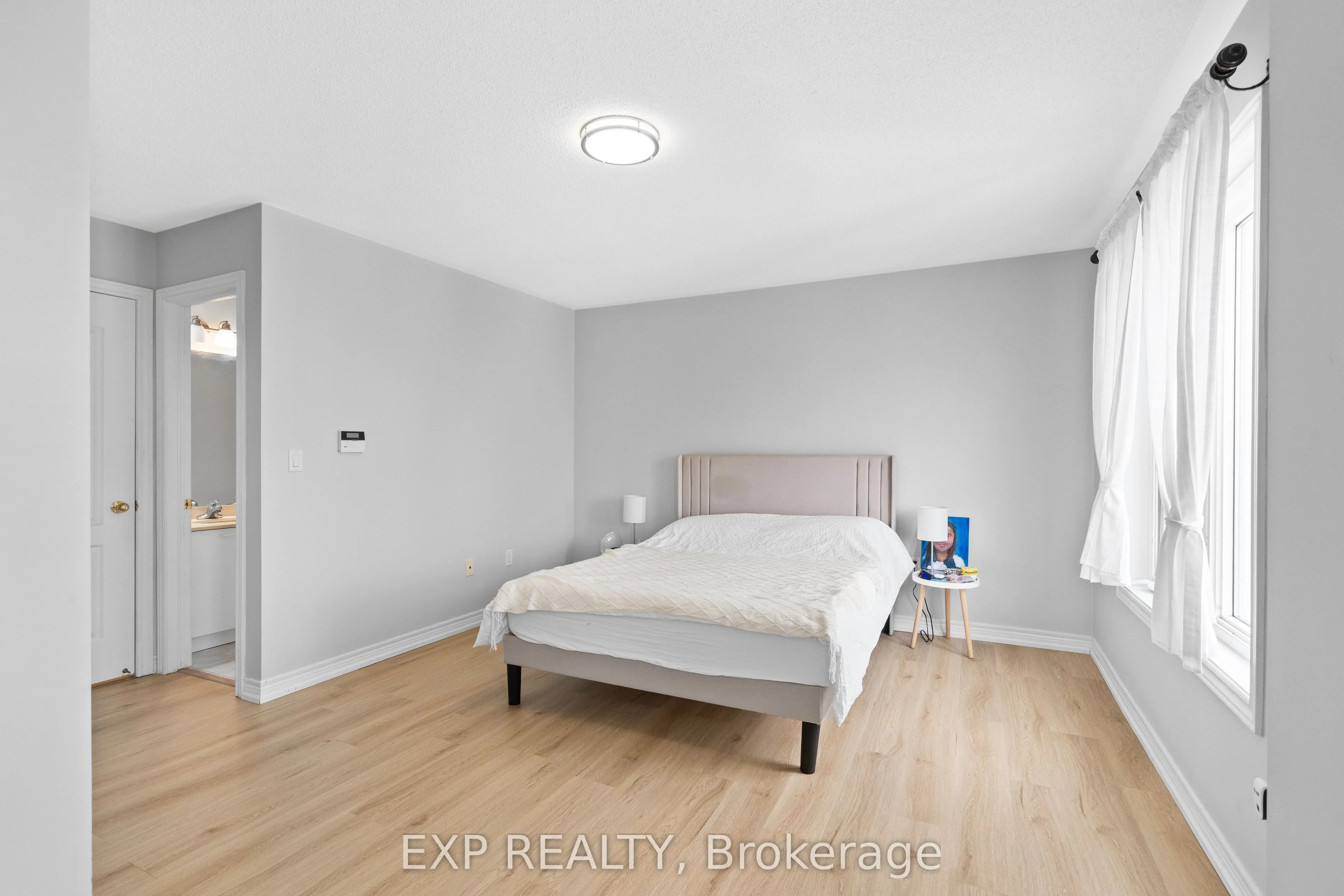 9133 Bayview Avenue, #90