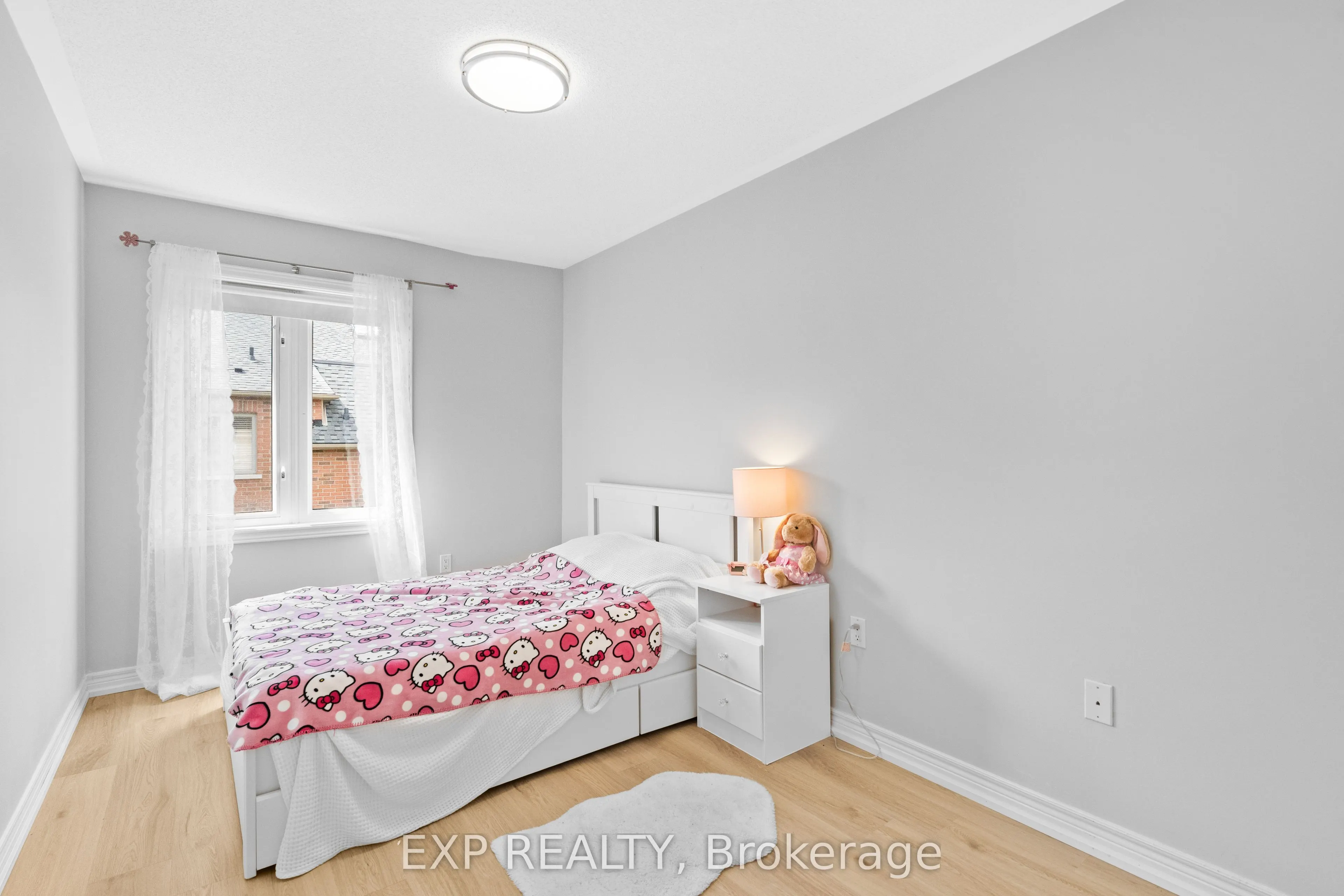 9133 Bayview Avenue, #90