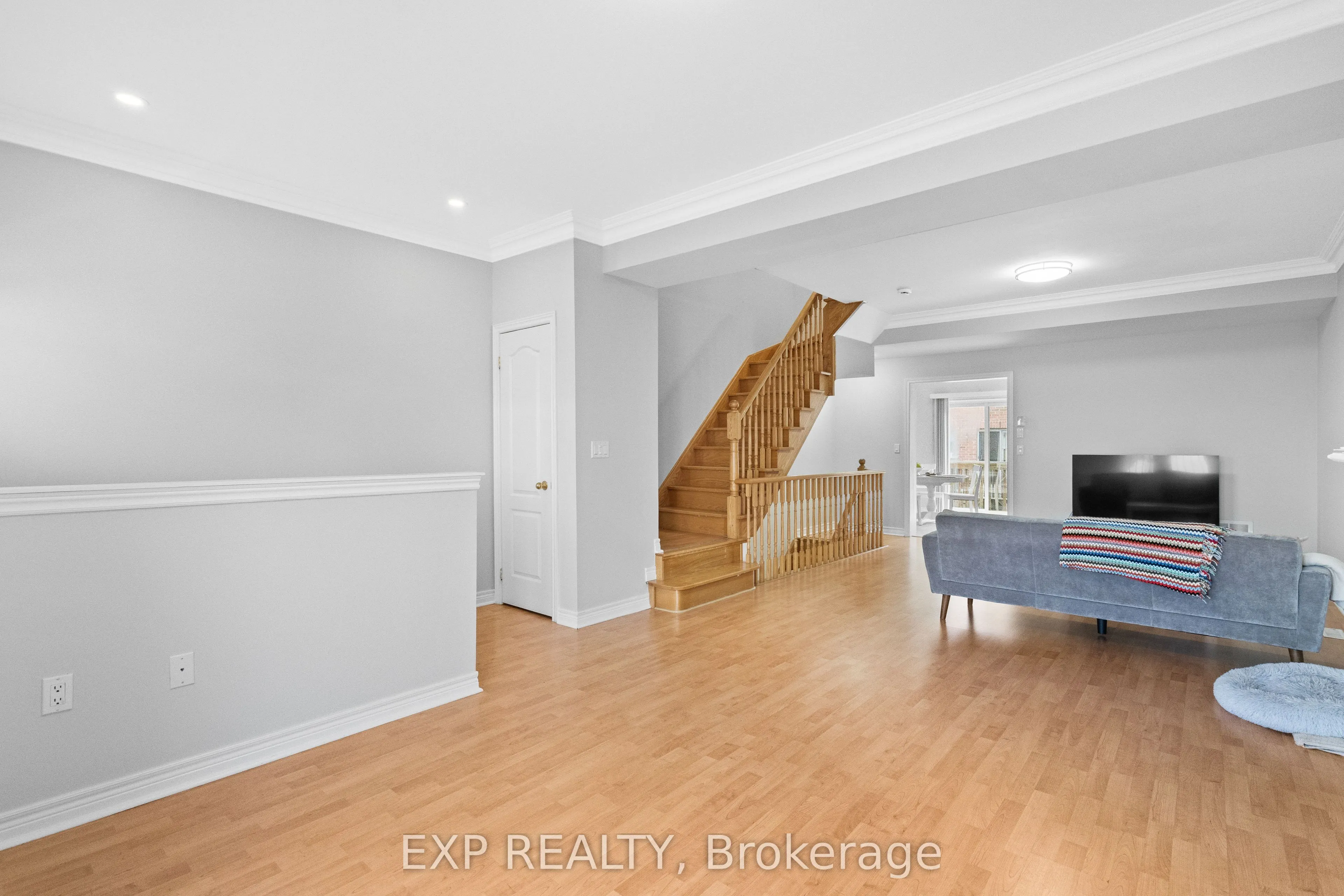 9133 Bayview Avenue, #90