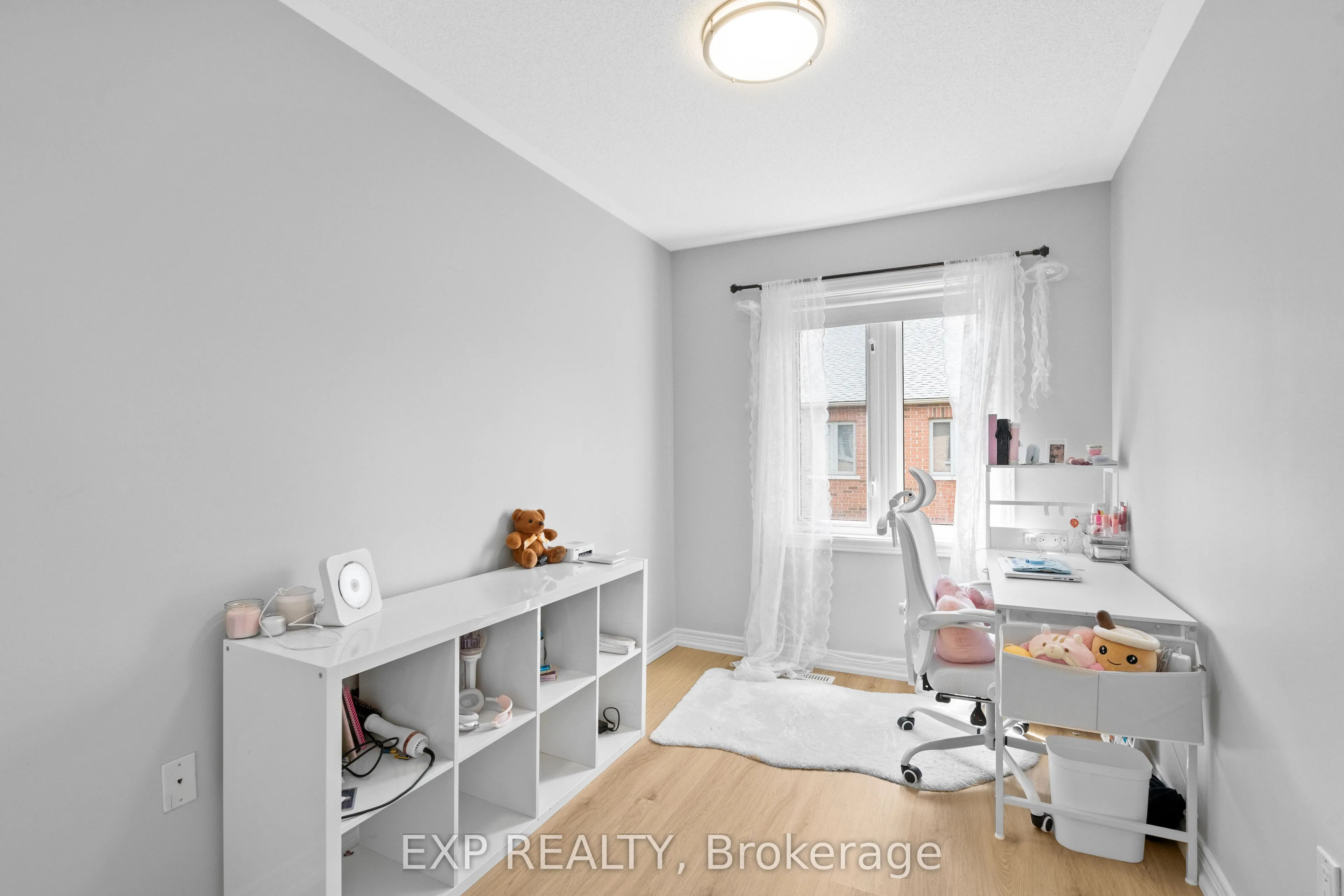 9133 Bayview Avenue, #90
