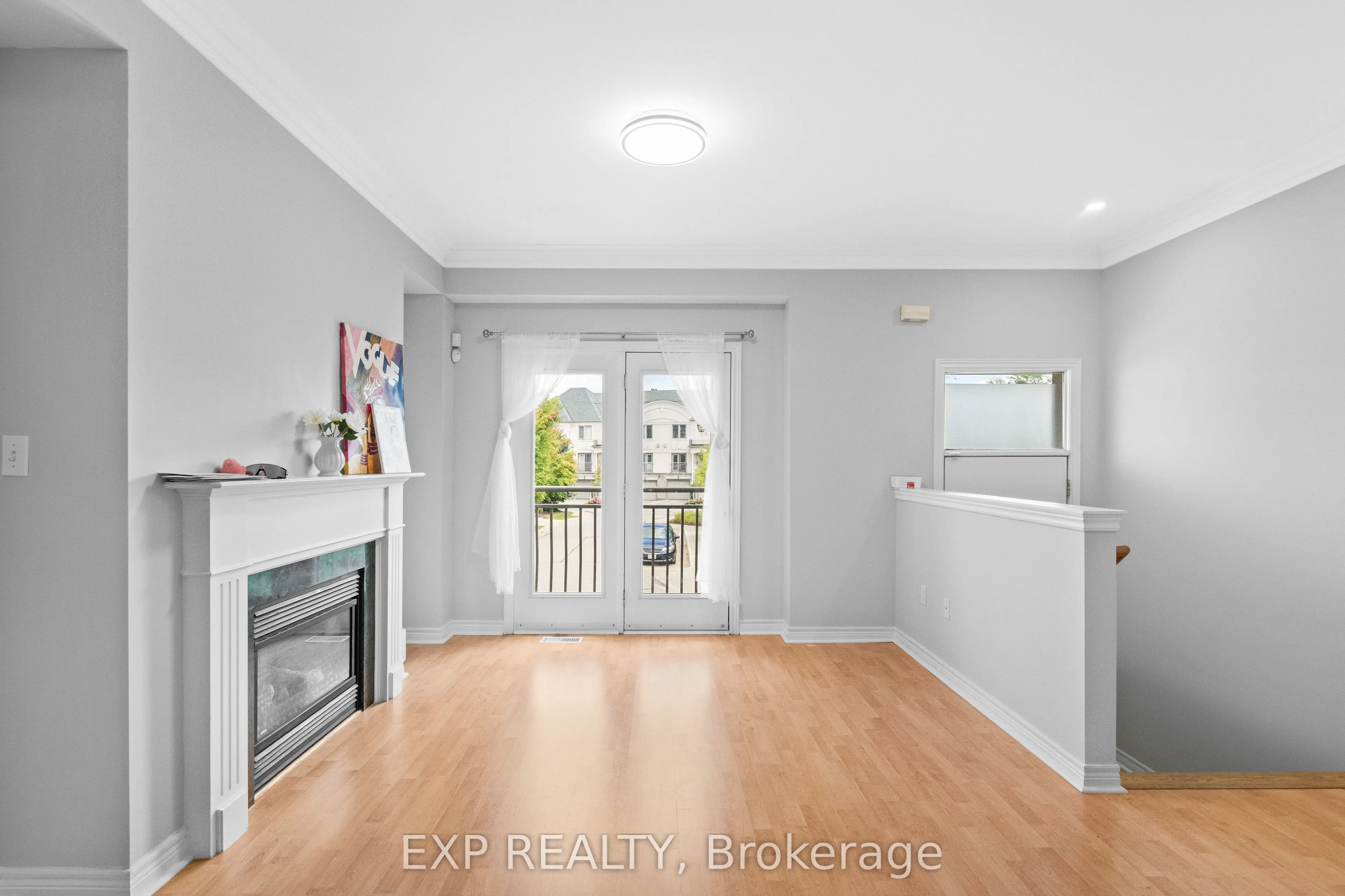 9133 Bayview Avenue, #90