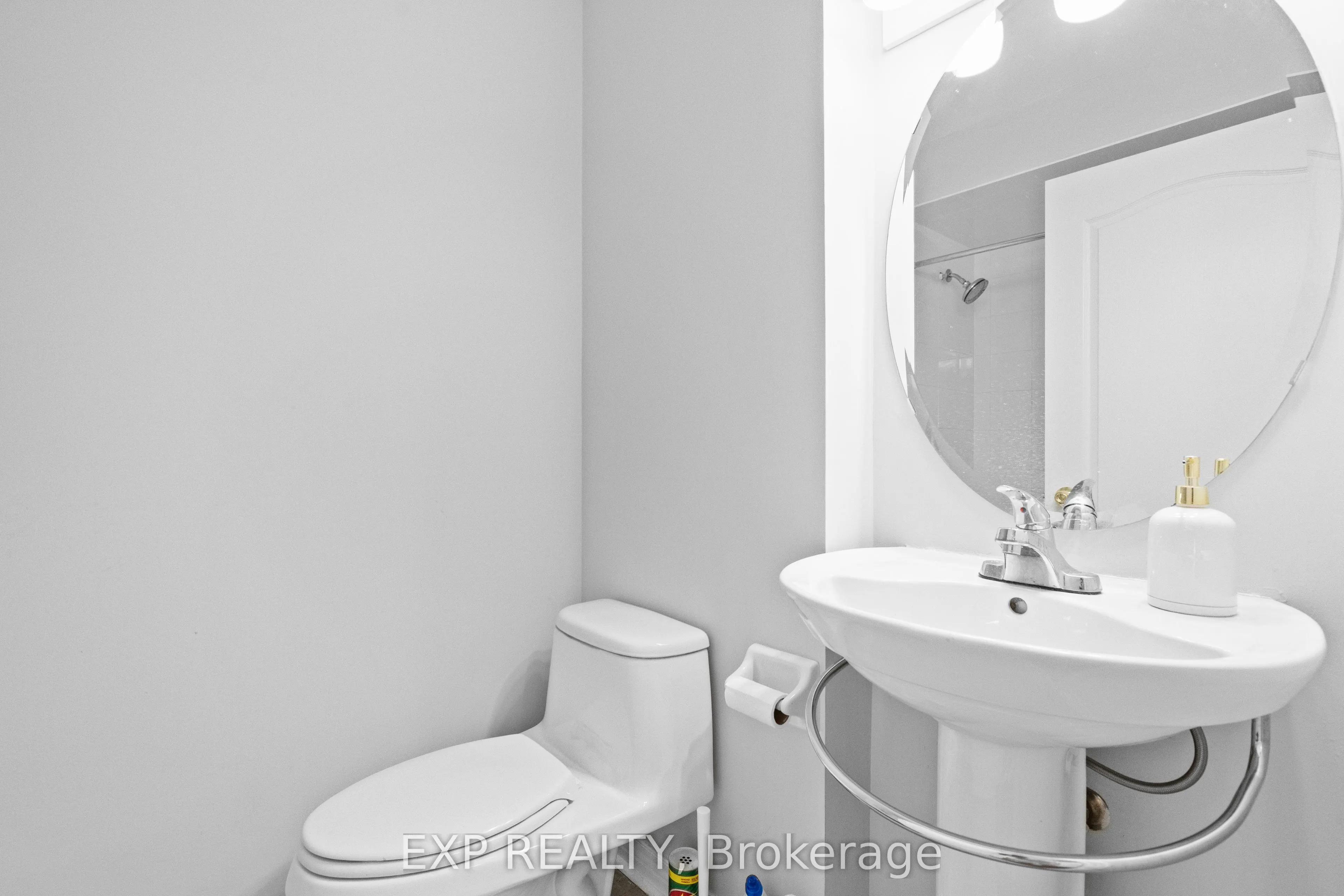 9133 Bayview Avenue, #90