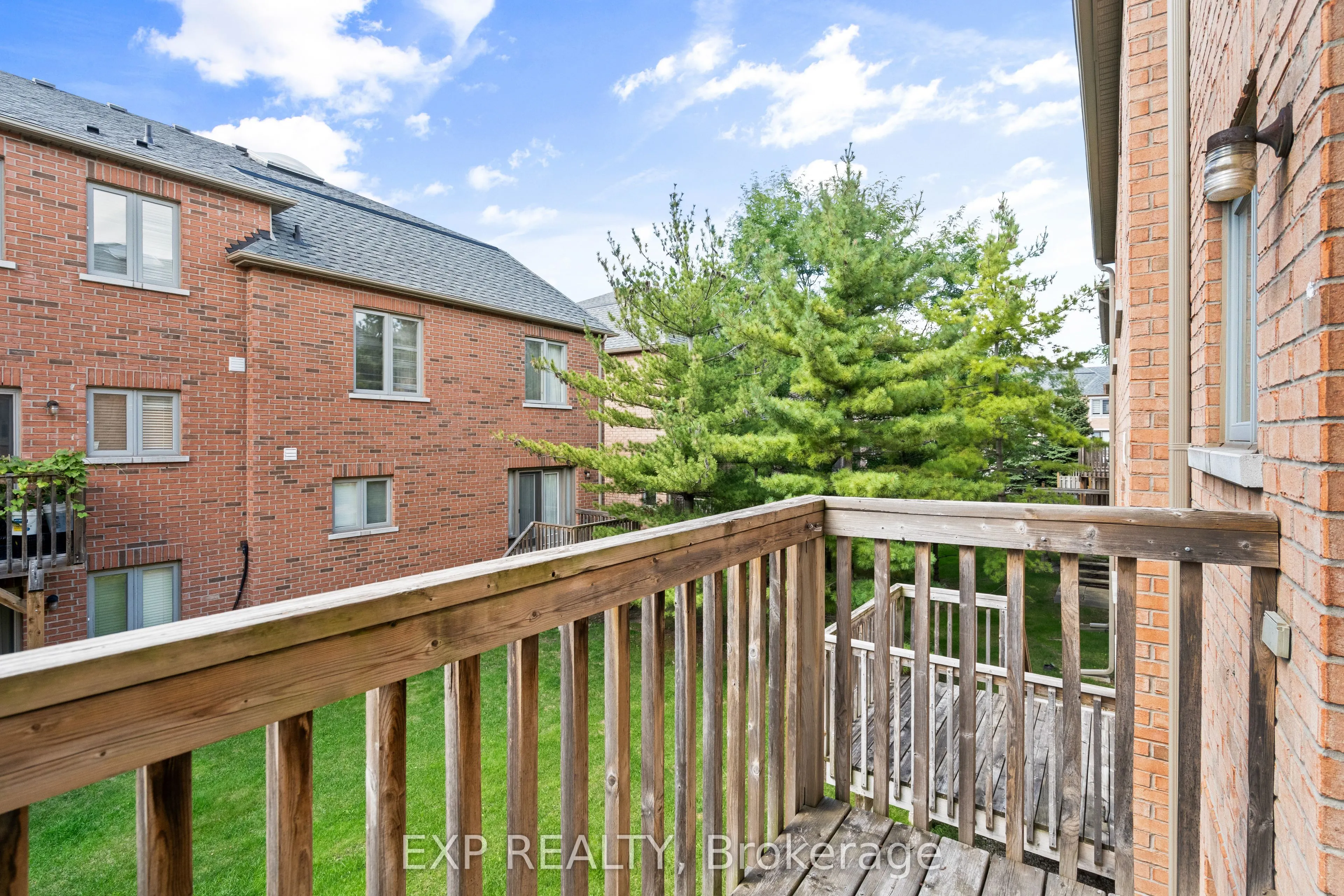 9133 Bayview Avenue, #90