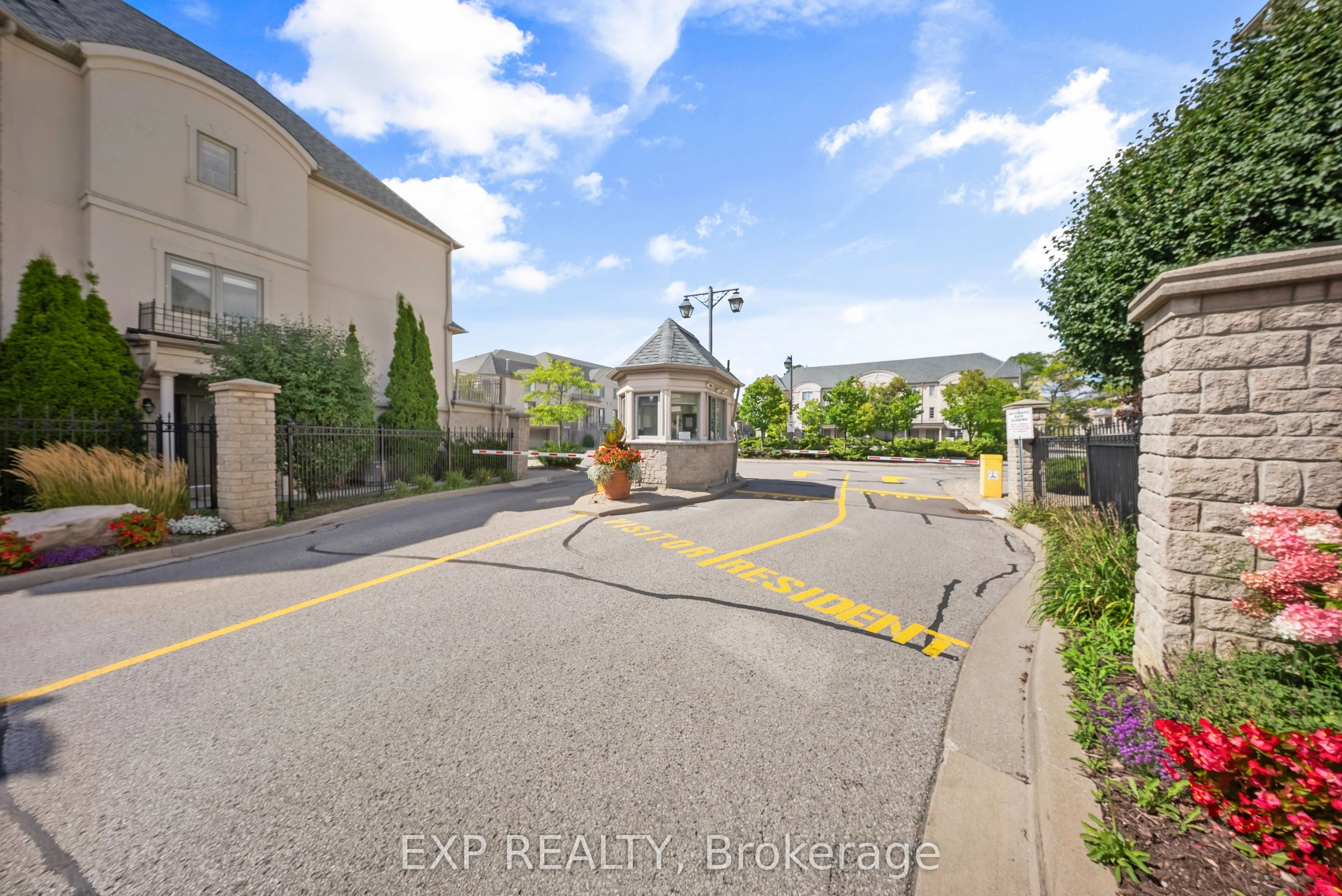 9133 Bayview Avenue, #90