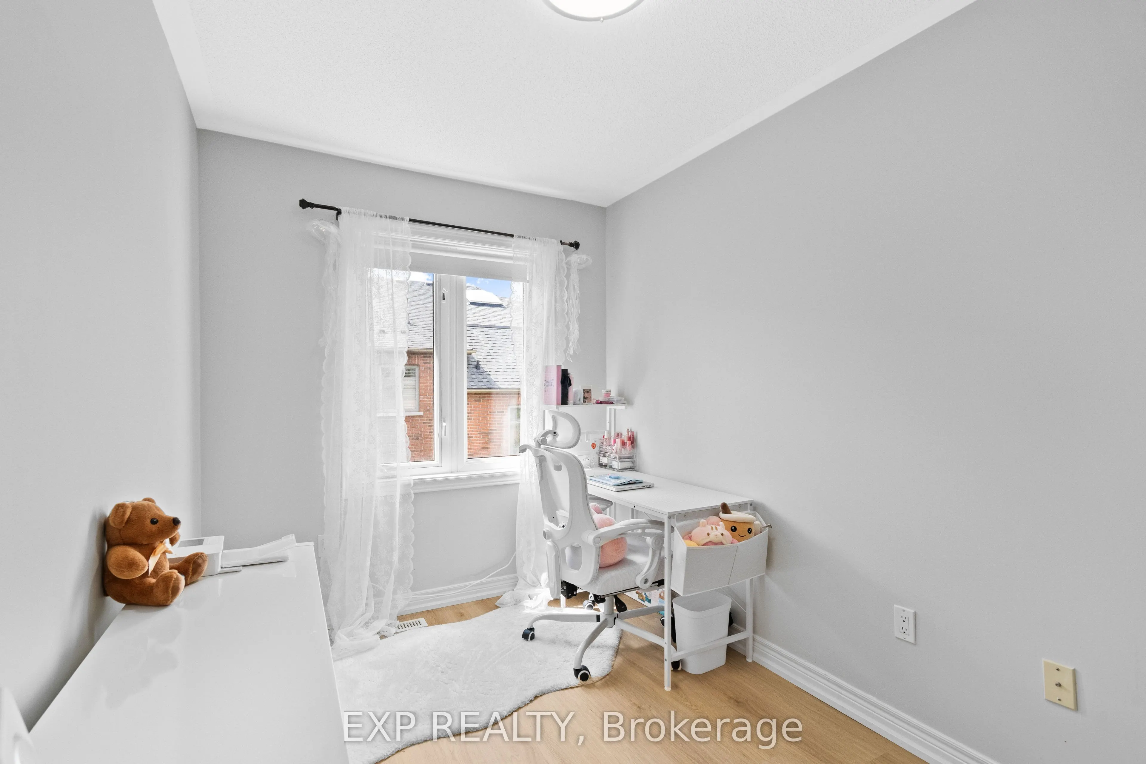 9133 Bayview Avenue, #90