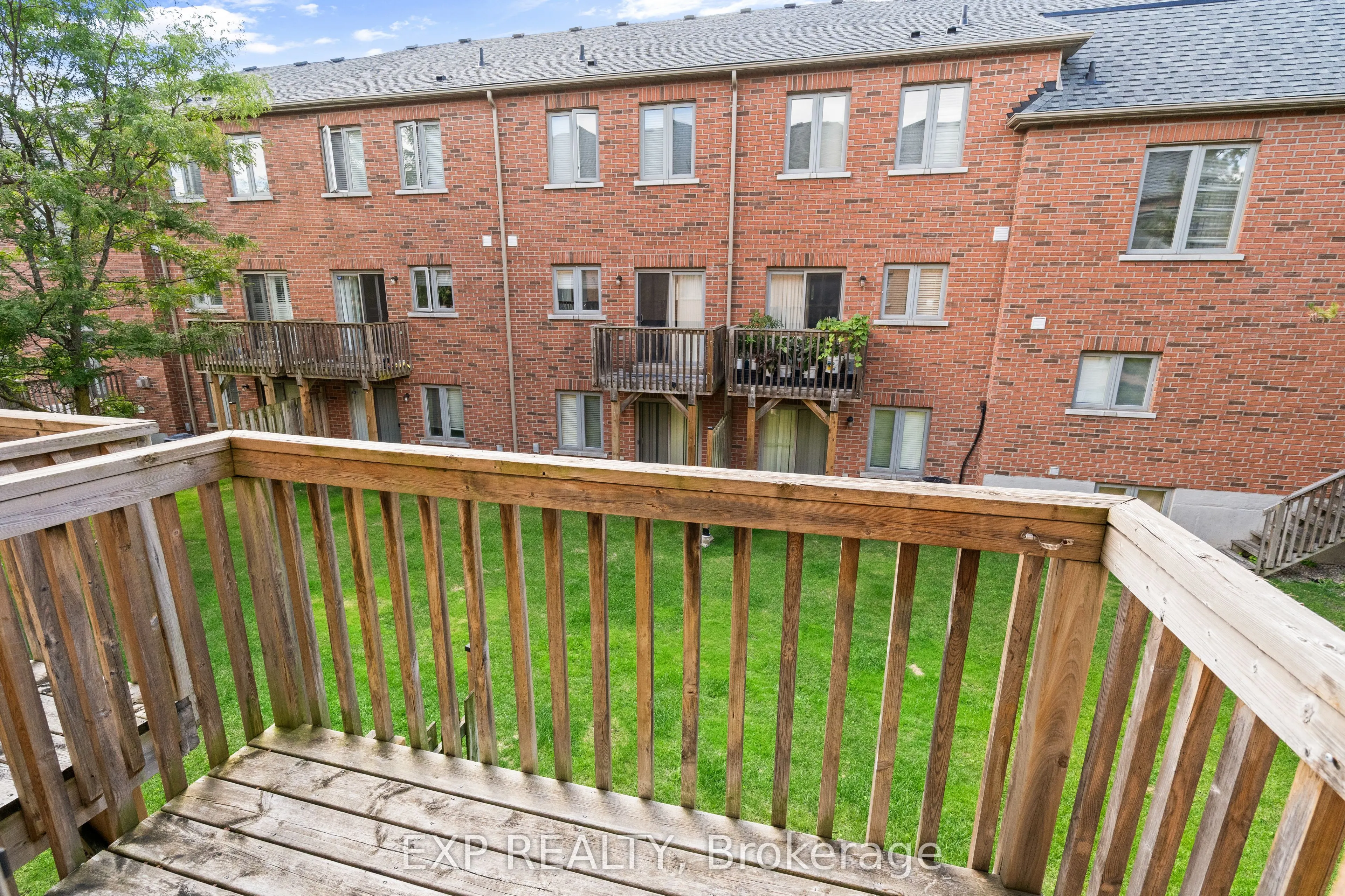 9133 Bayview Avenue, #90