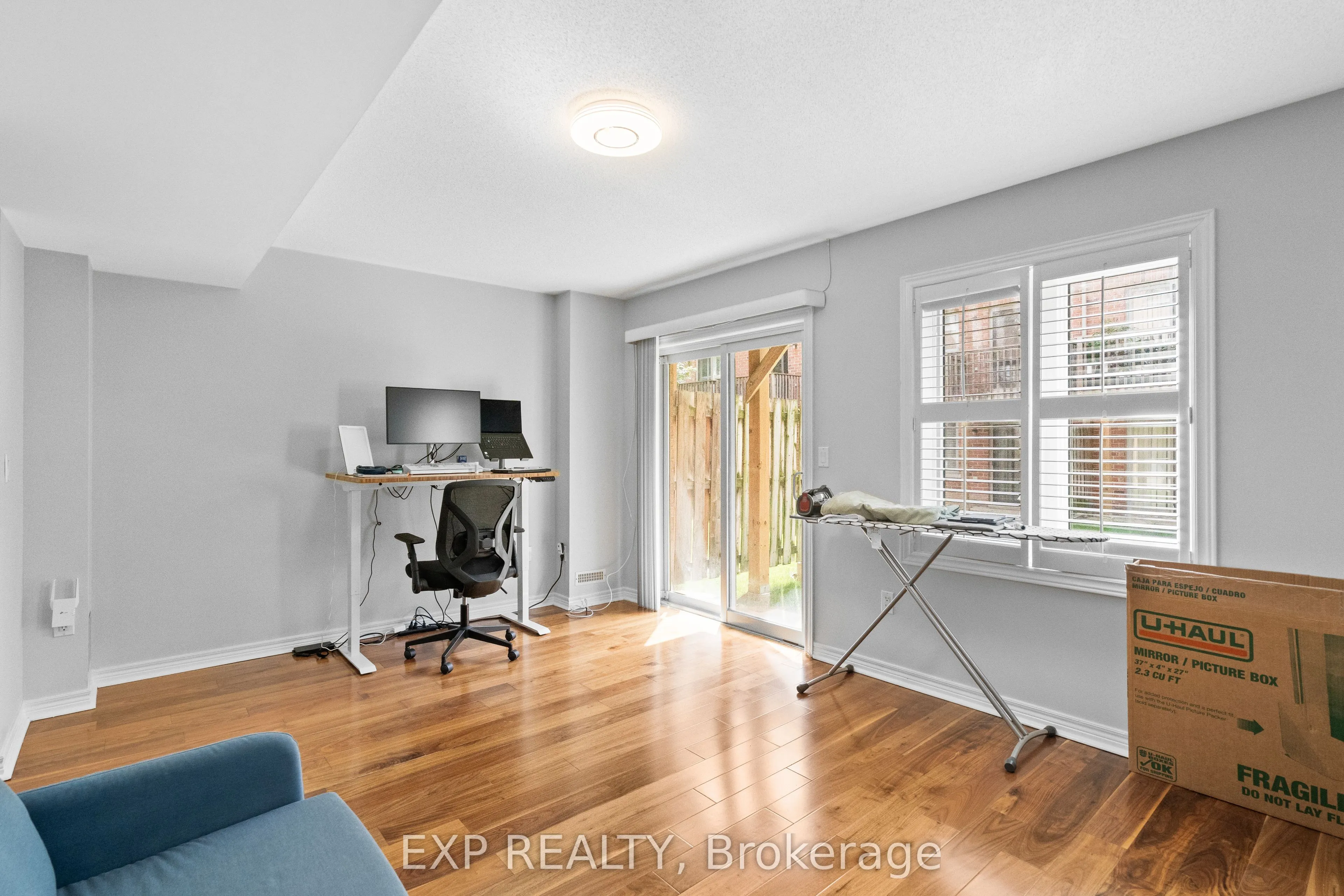 9133 Bayview Avenue, #90