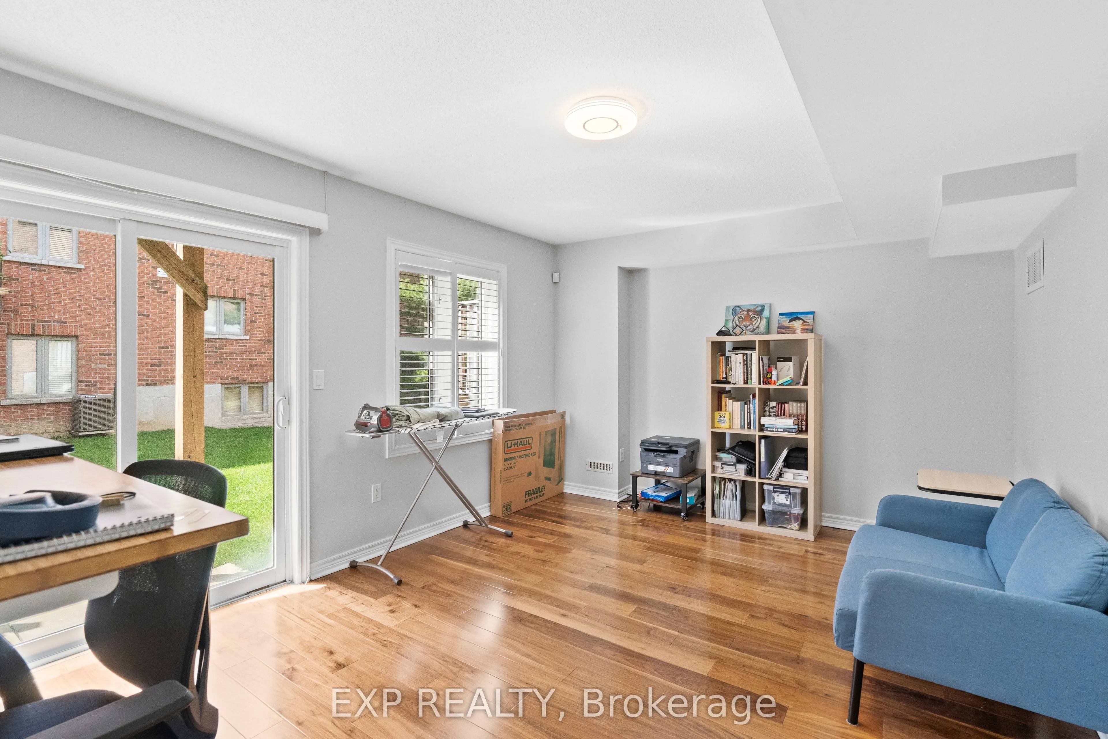 9133 Bayview Avenue, #90