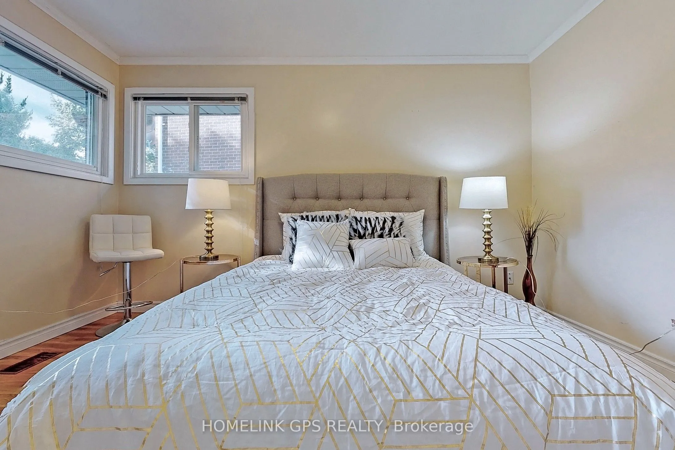 267 Elgin Mills Road W