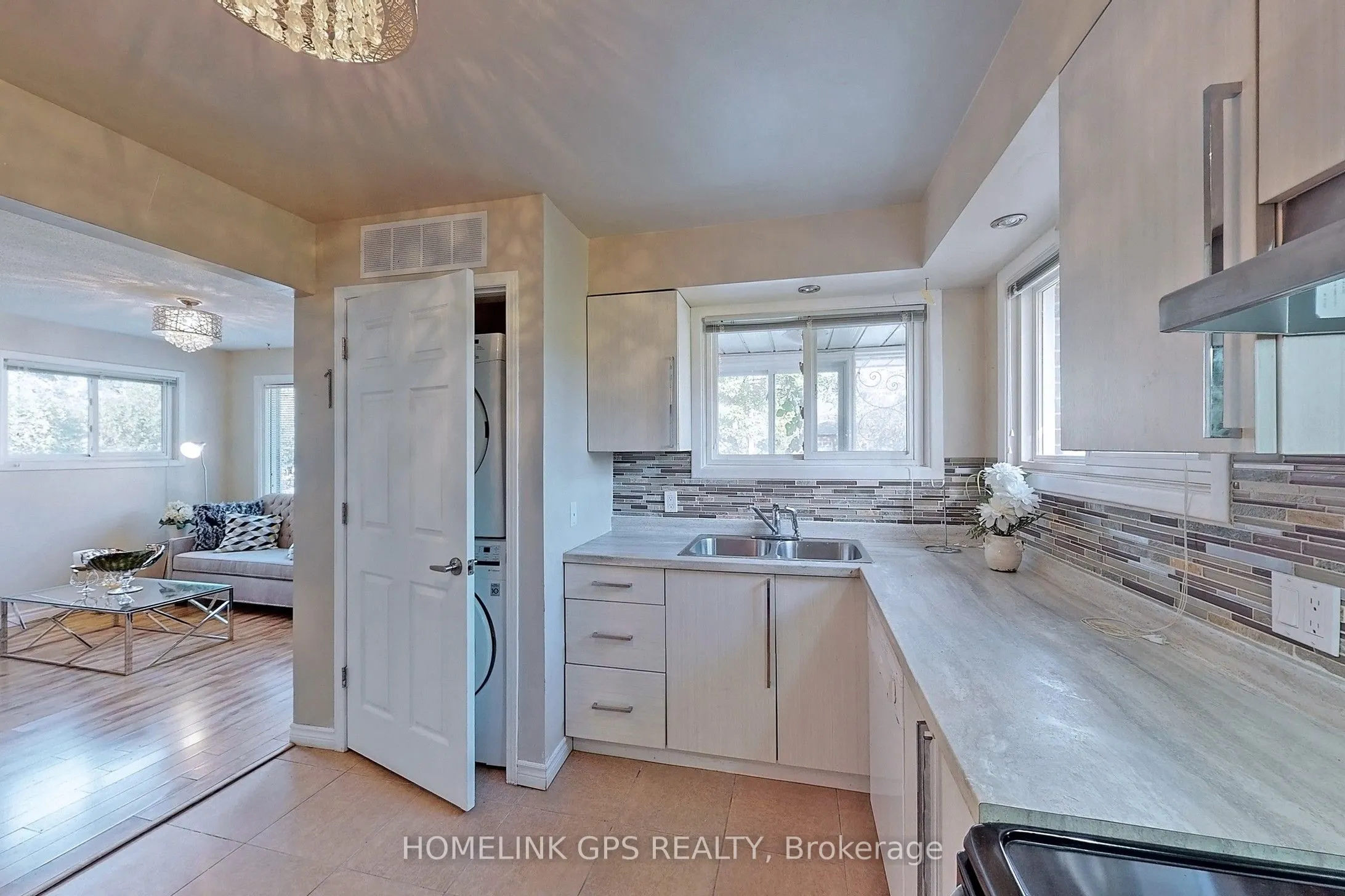 267 Elgin Mills Road W