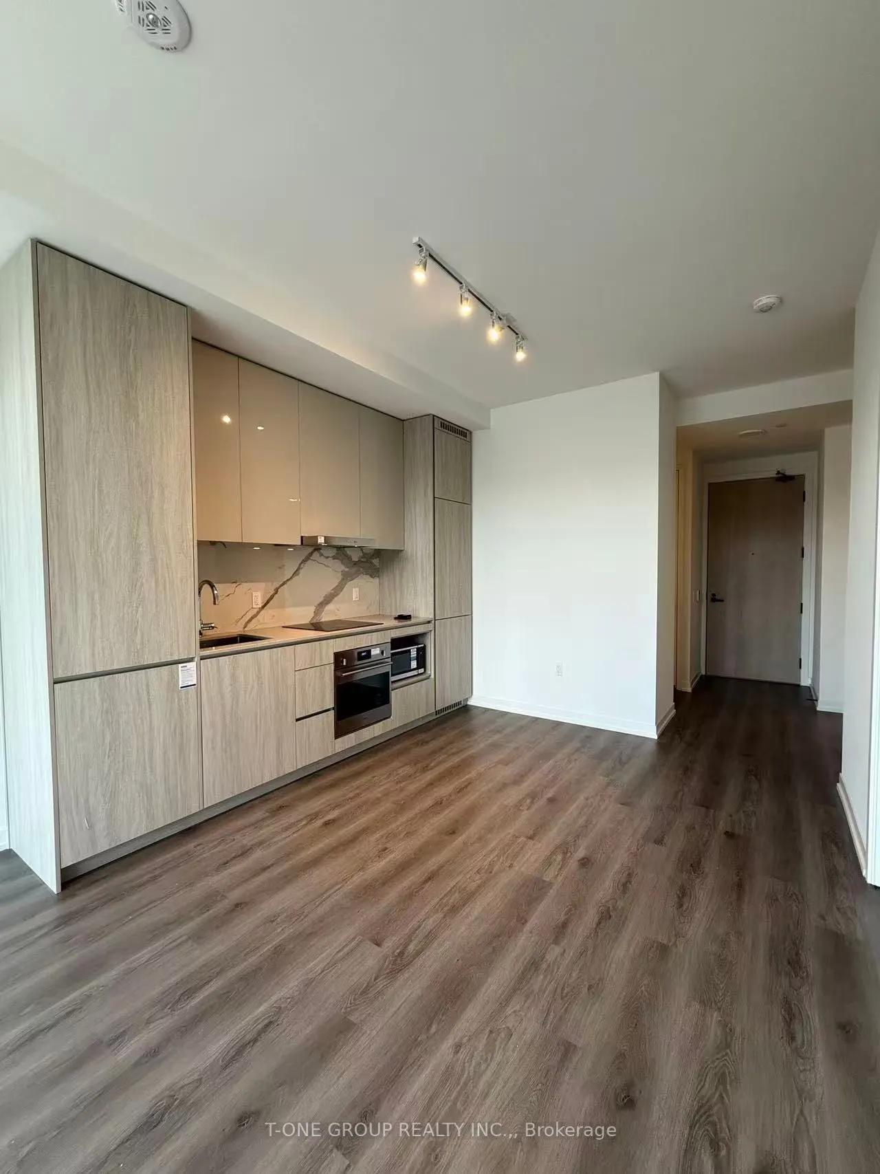 28 Interchange Way, #108