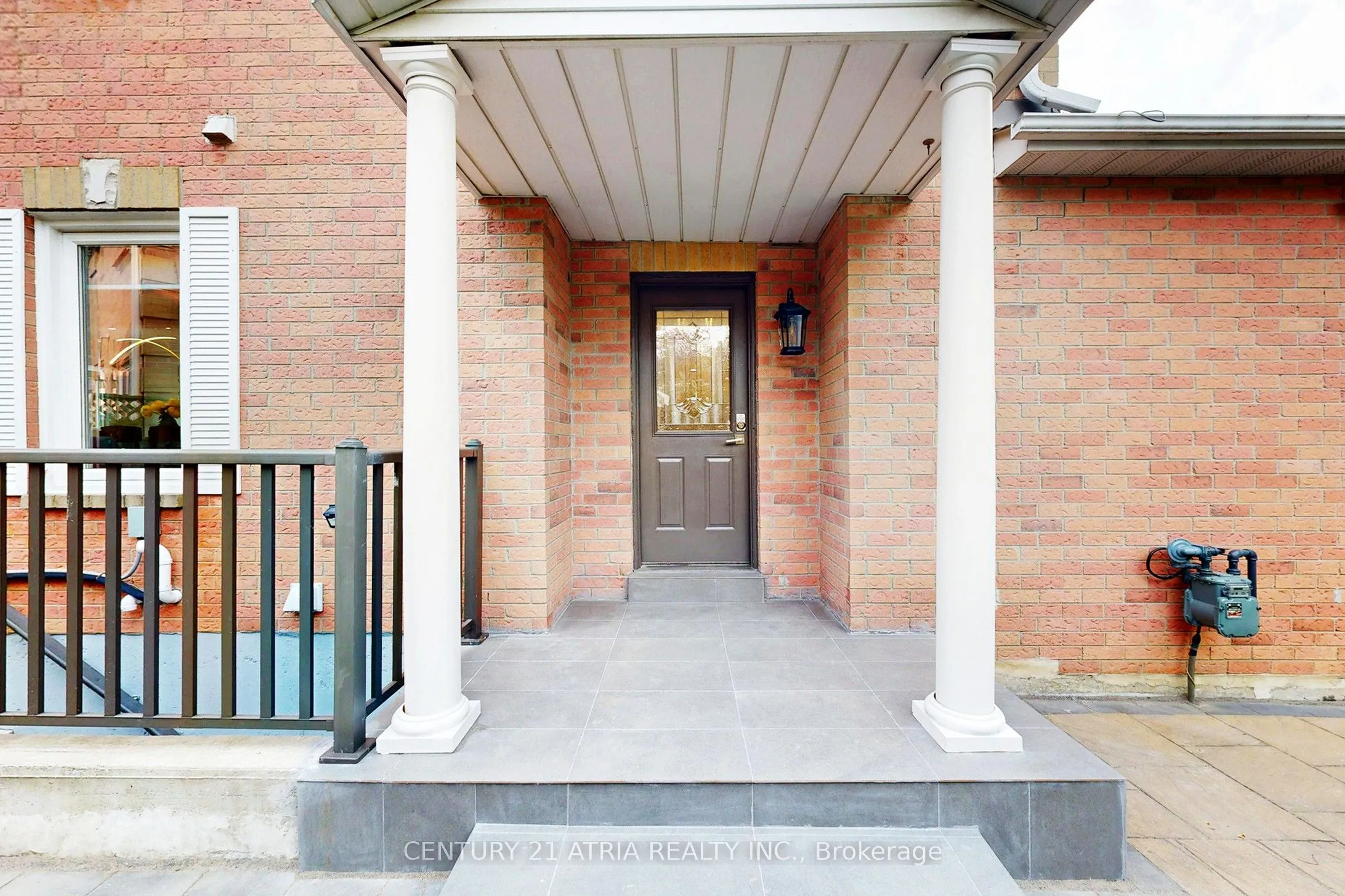 60 Steepleview Crescent