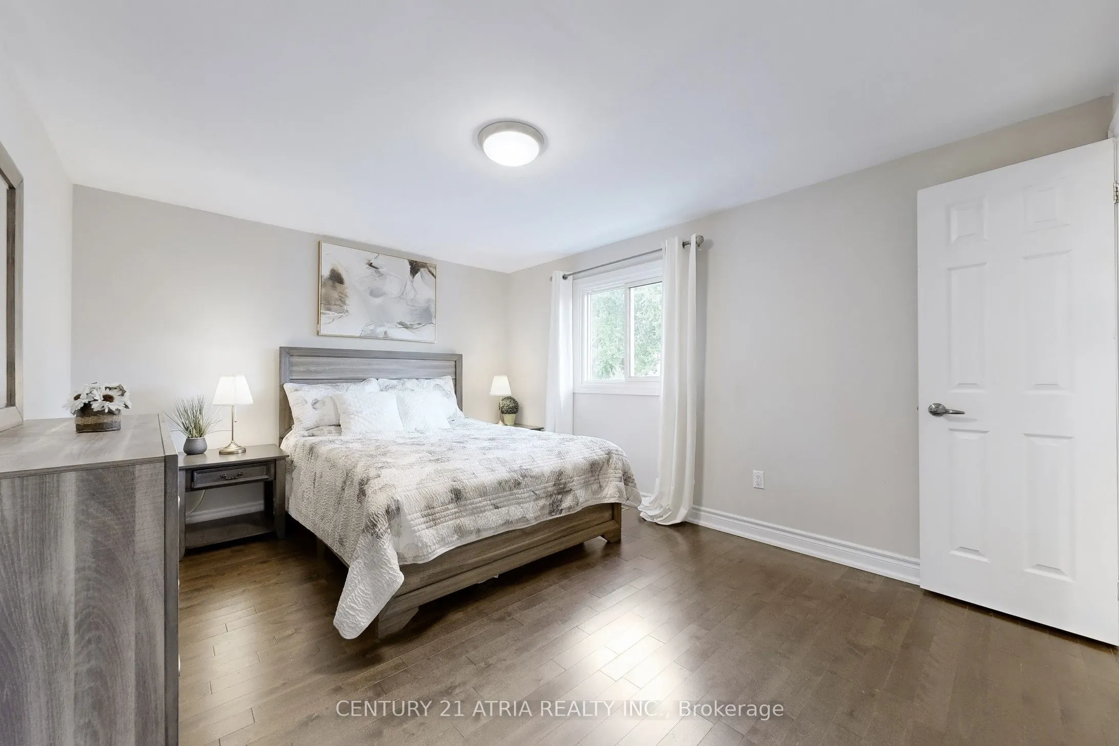 60 Steepleview Crescent