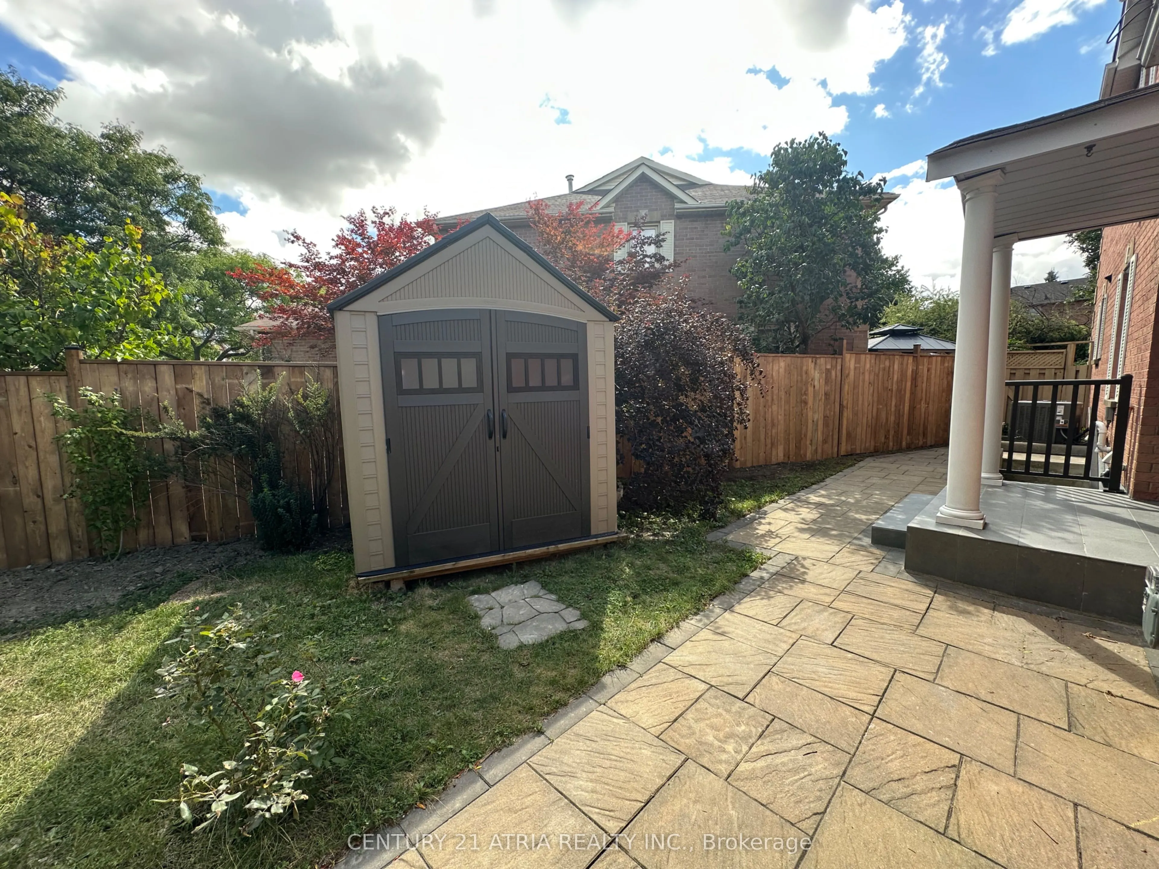 60 Steepleview Crescent