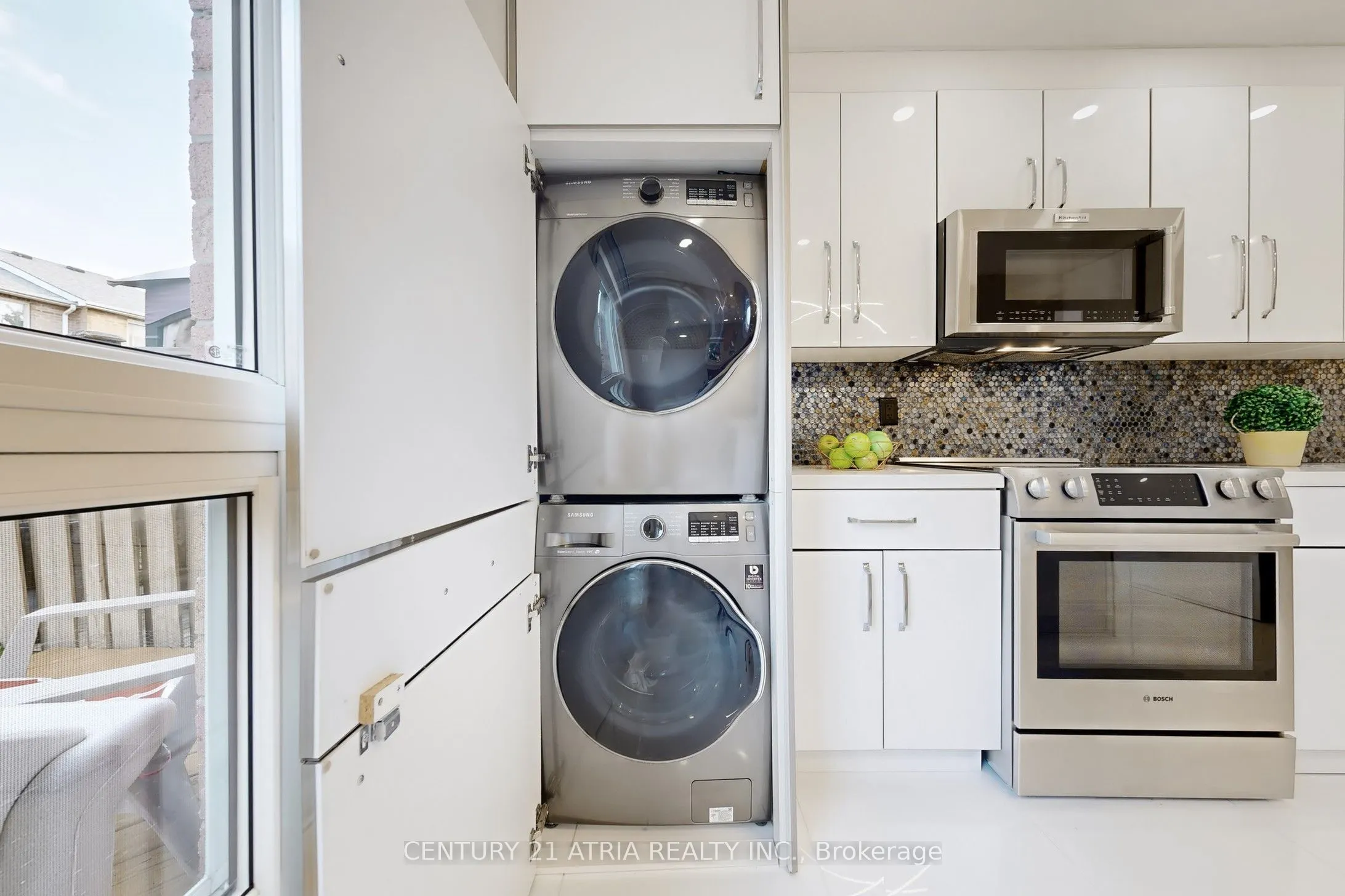 60 Steepleview Crescent