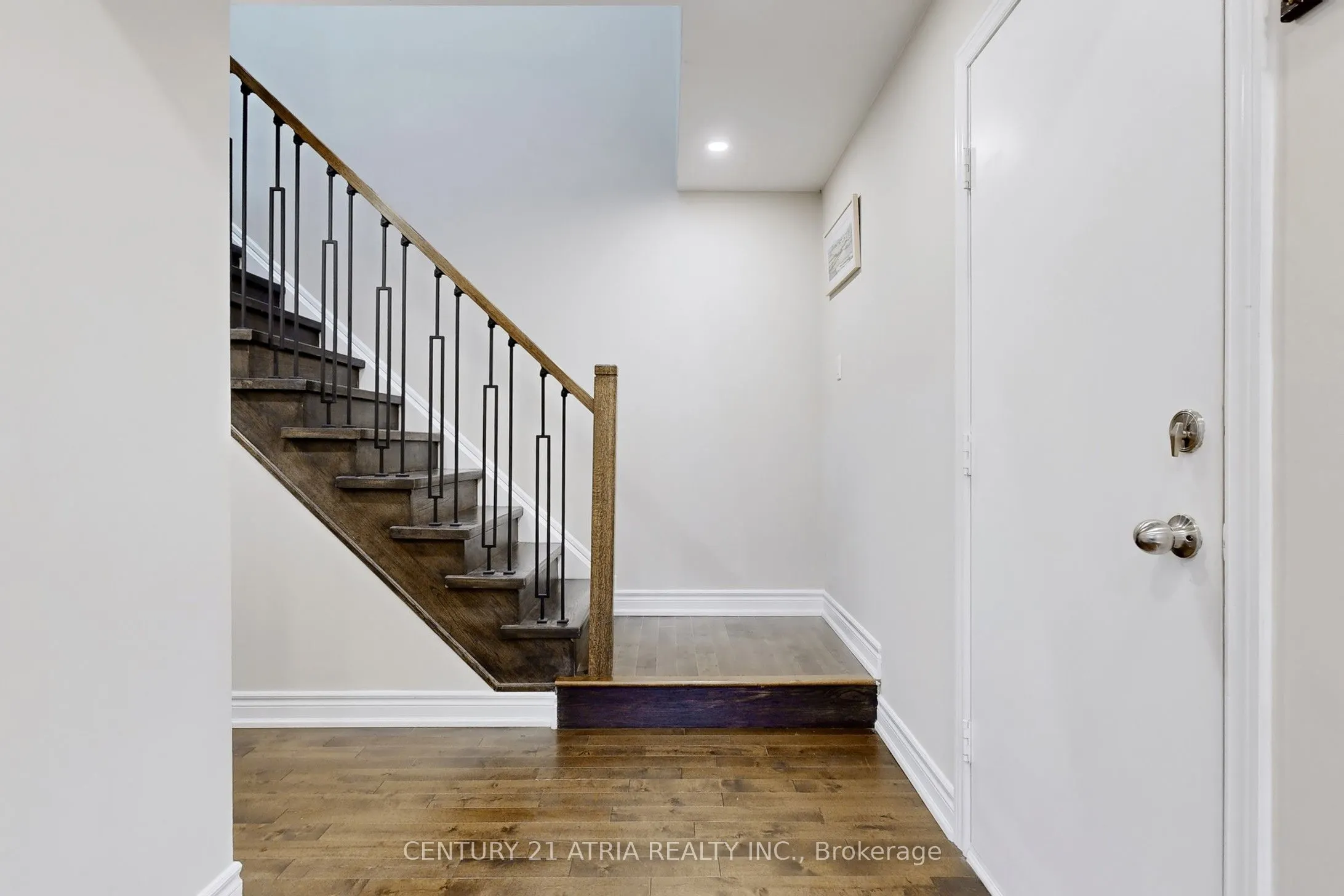 60 Steepleview Crescent