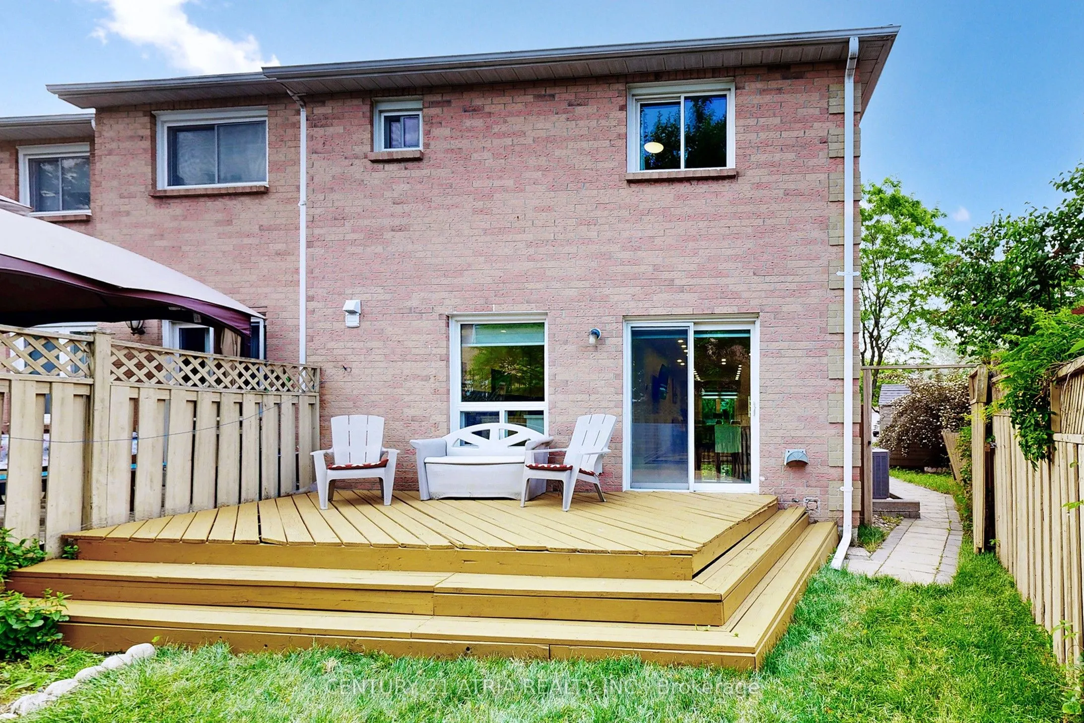 60 Steepleview Crescent
