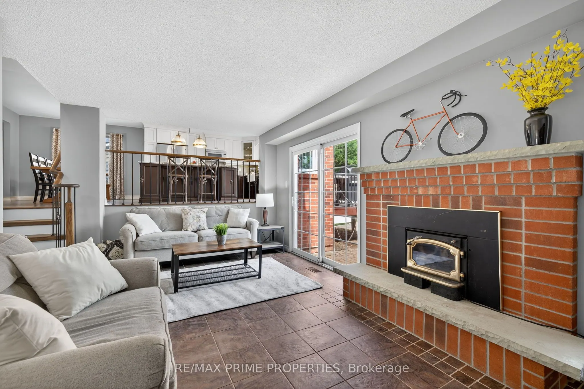 216 Crossland Gate