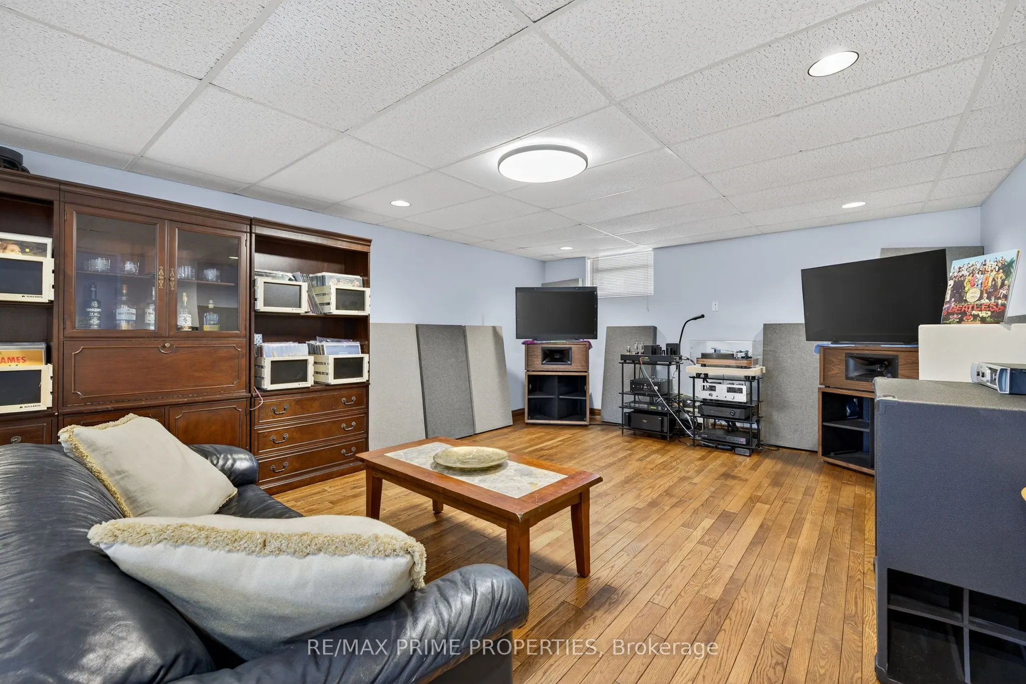 216 Crossland Gate