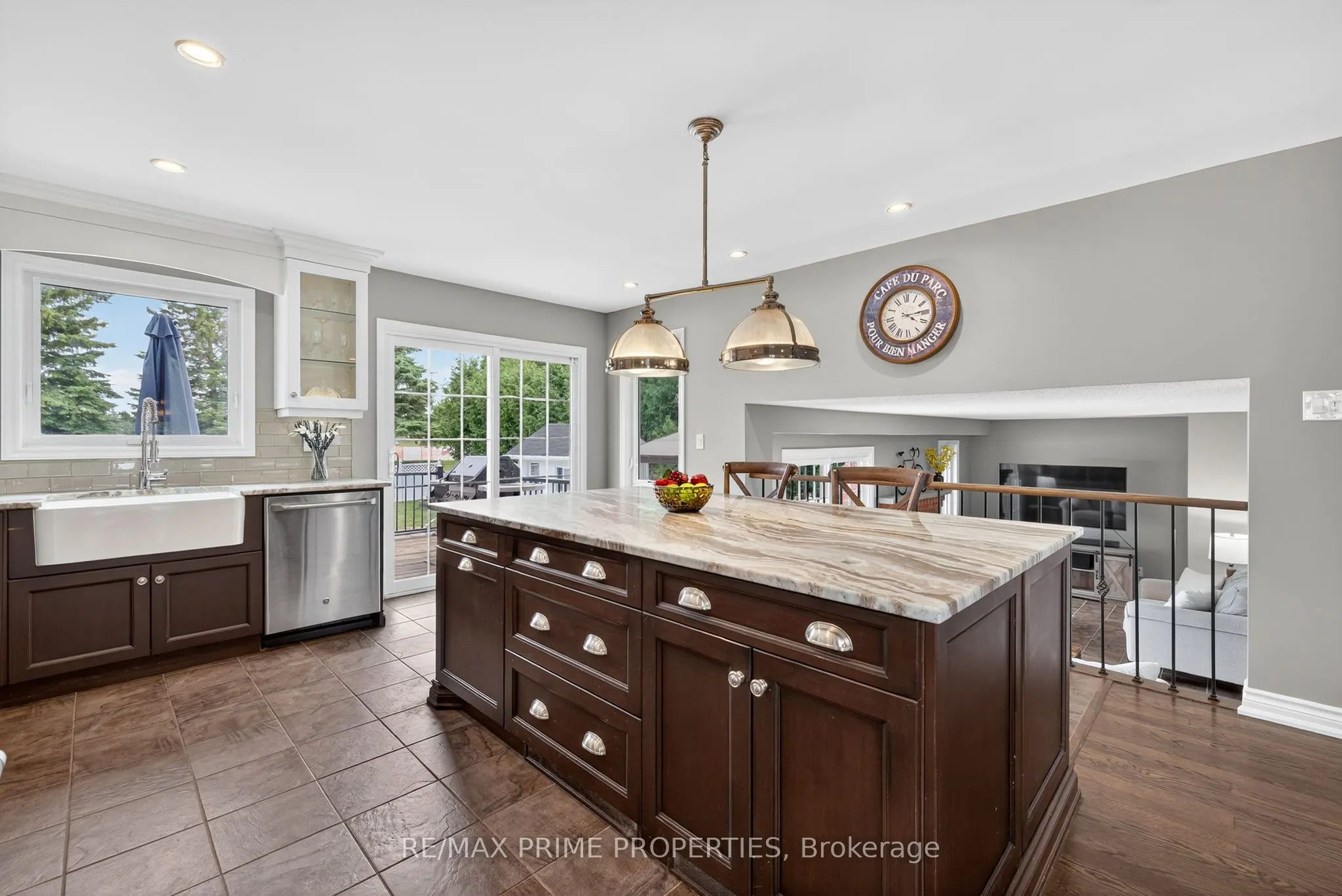 216 Crossland Gate