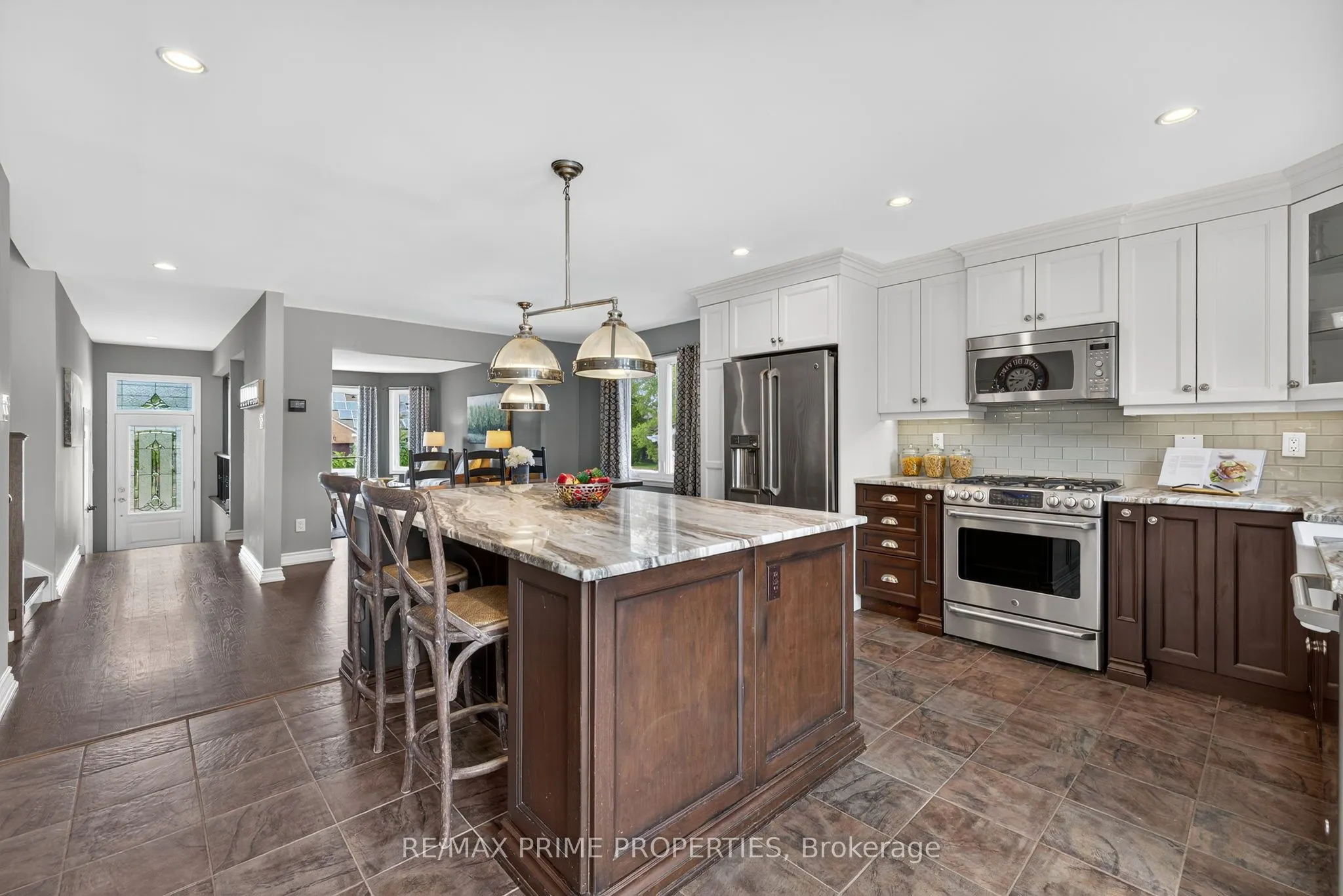 216 Crossland Gate
