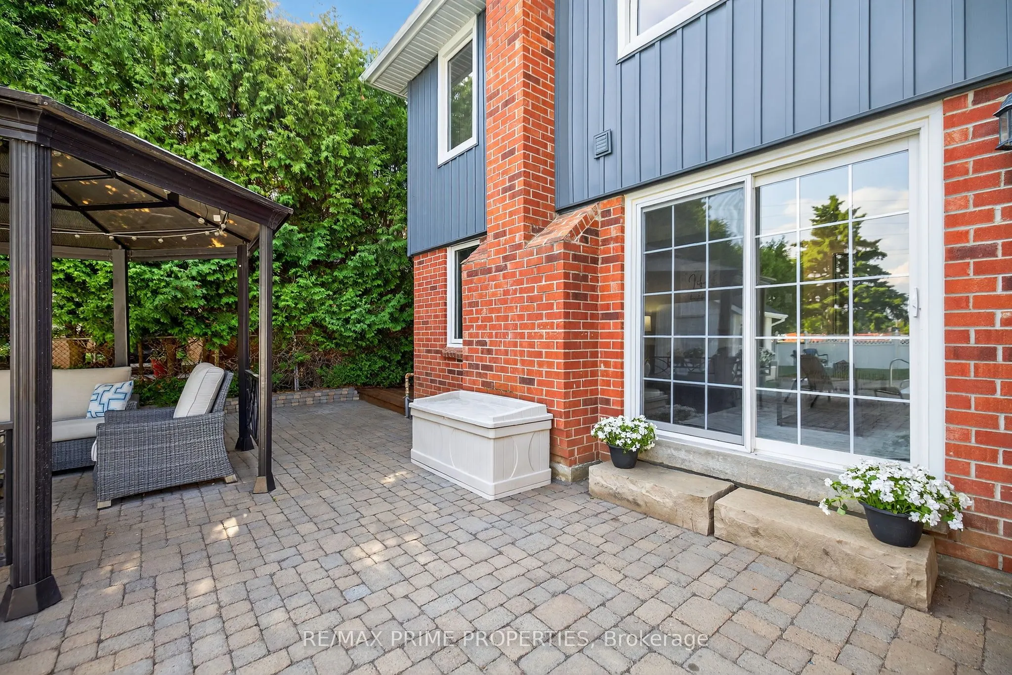 216 Crossland Gate