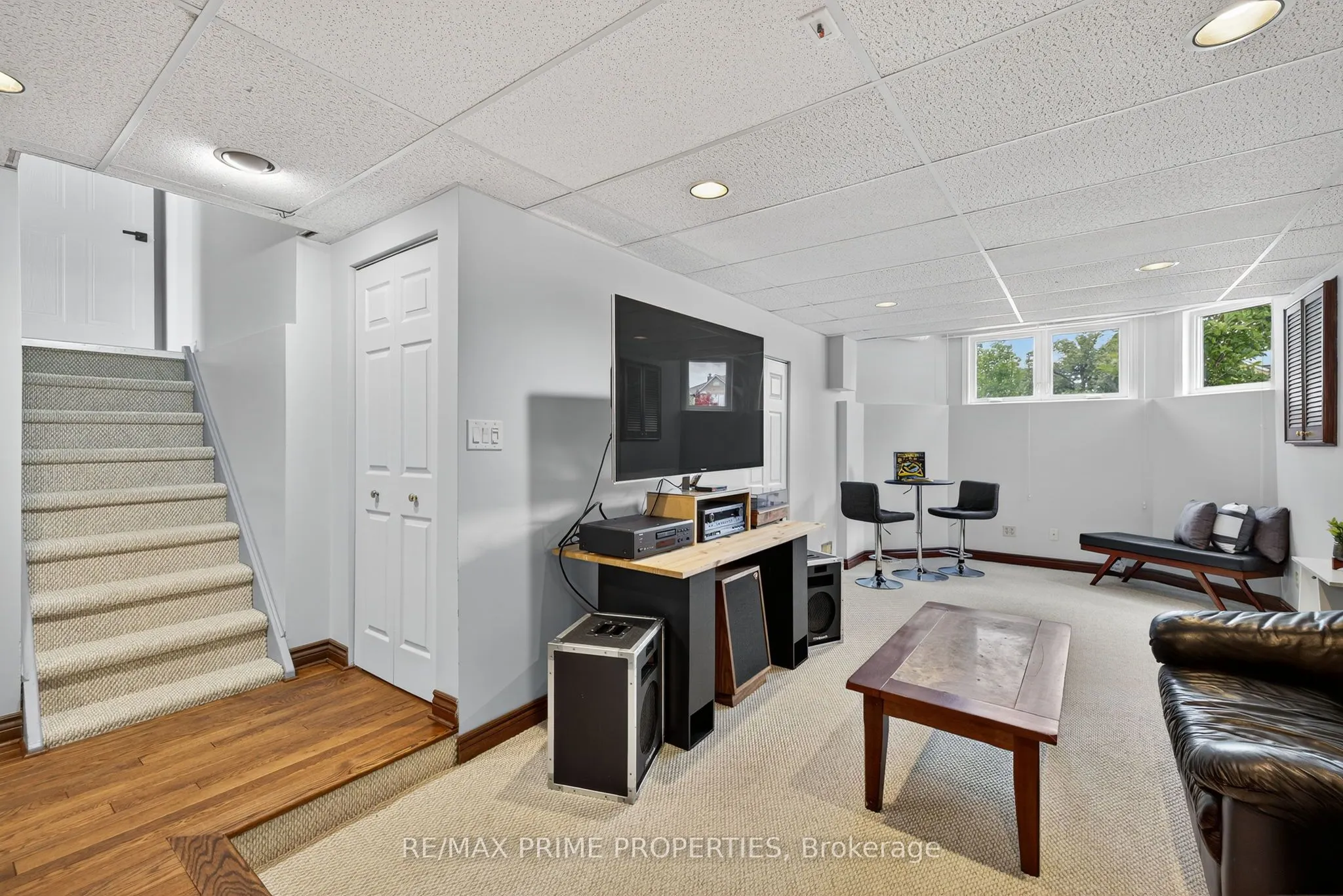 216 Crossland Gate