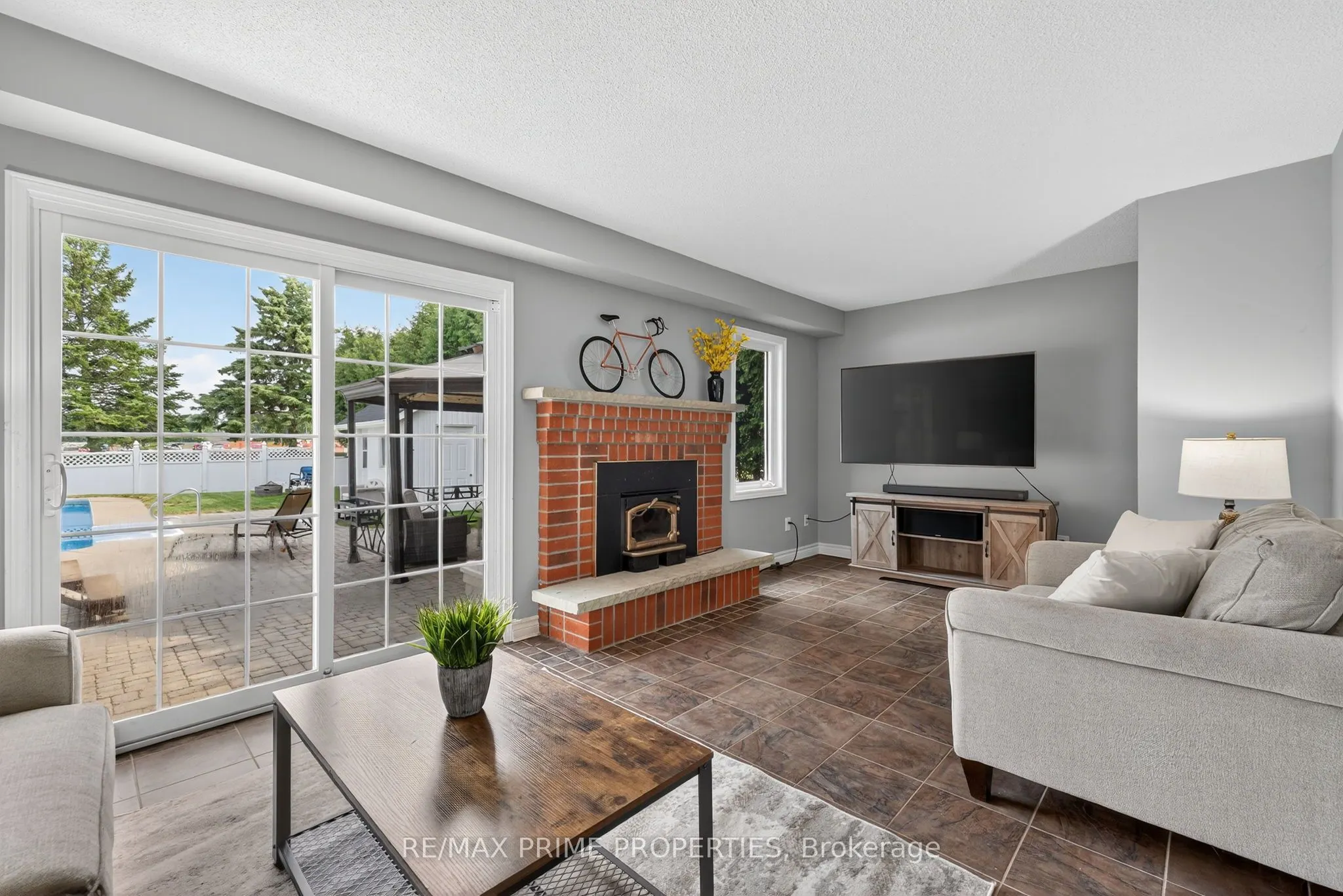 216 Crossland Gate