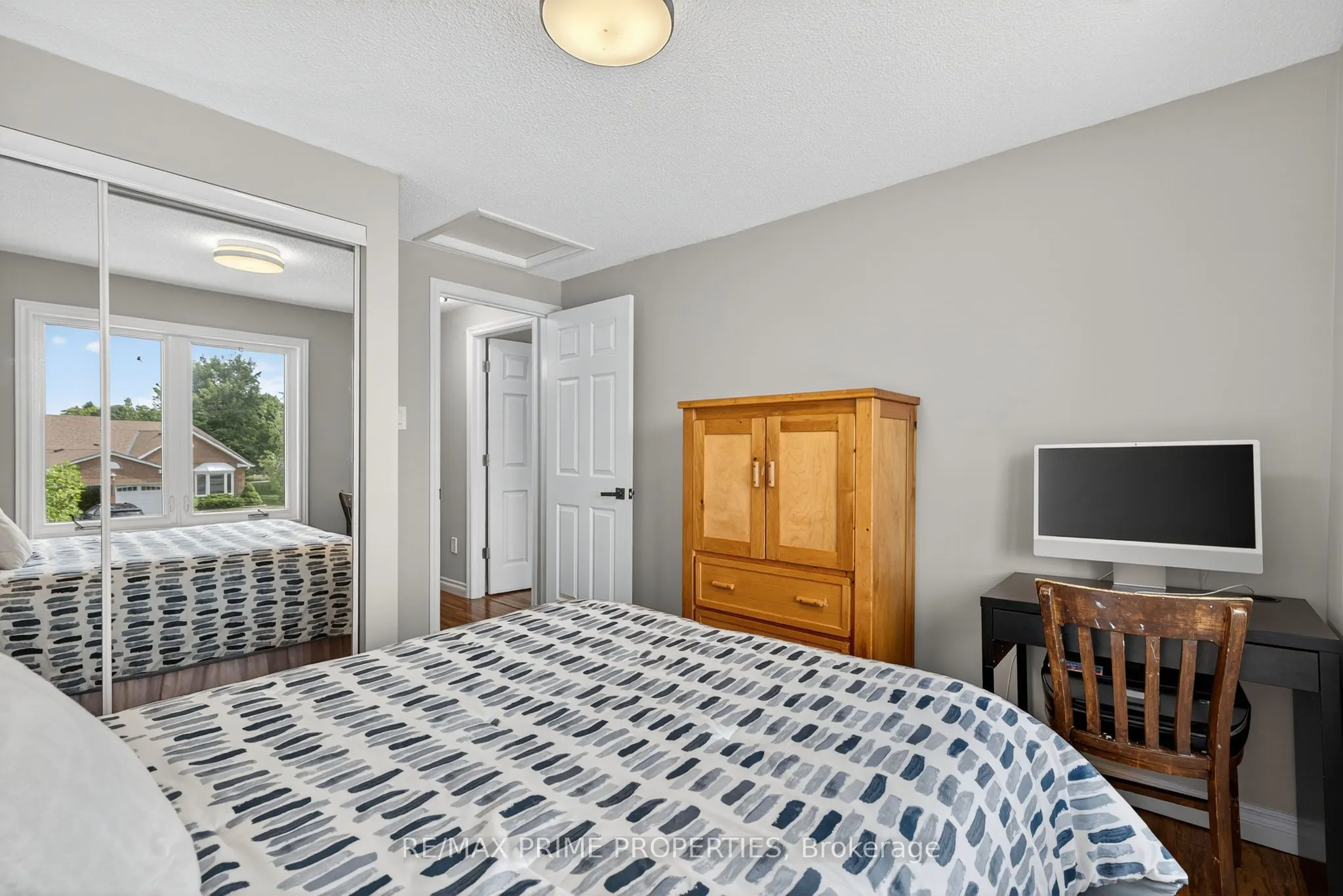 216 Crossland Gate