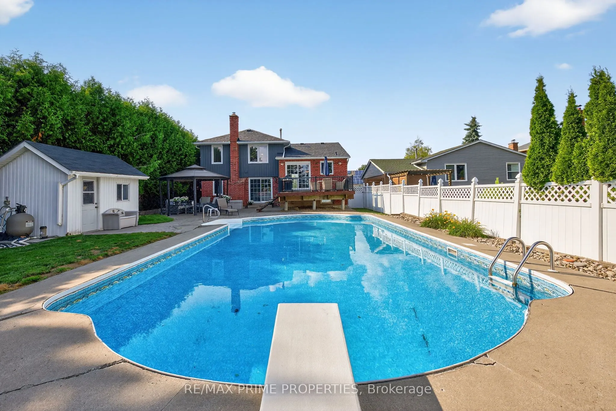 216 Crossland Gate