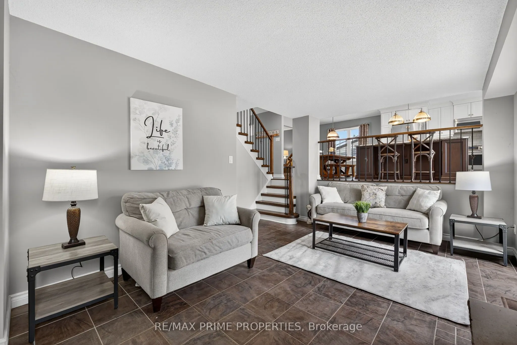 216 Crossland Gate