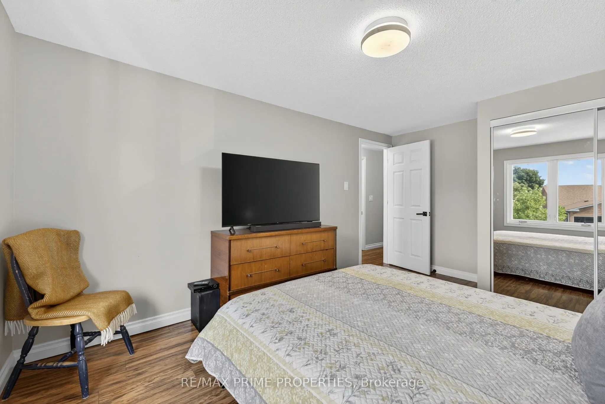 216 Crossland Gate
