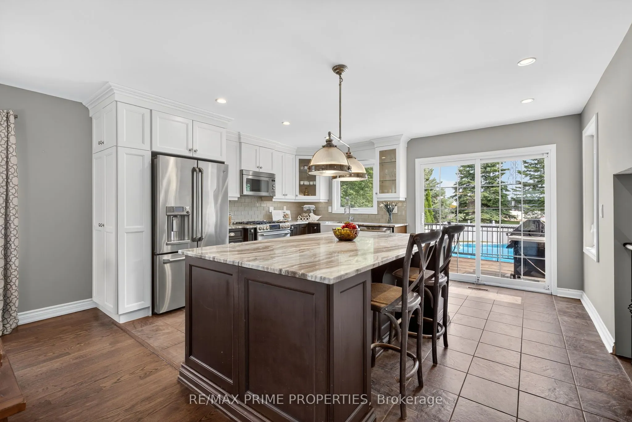 216 Crossland Gate