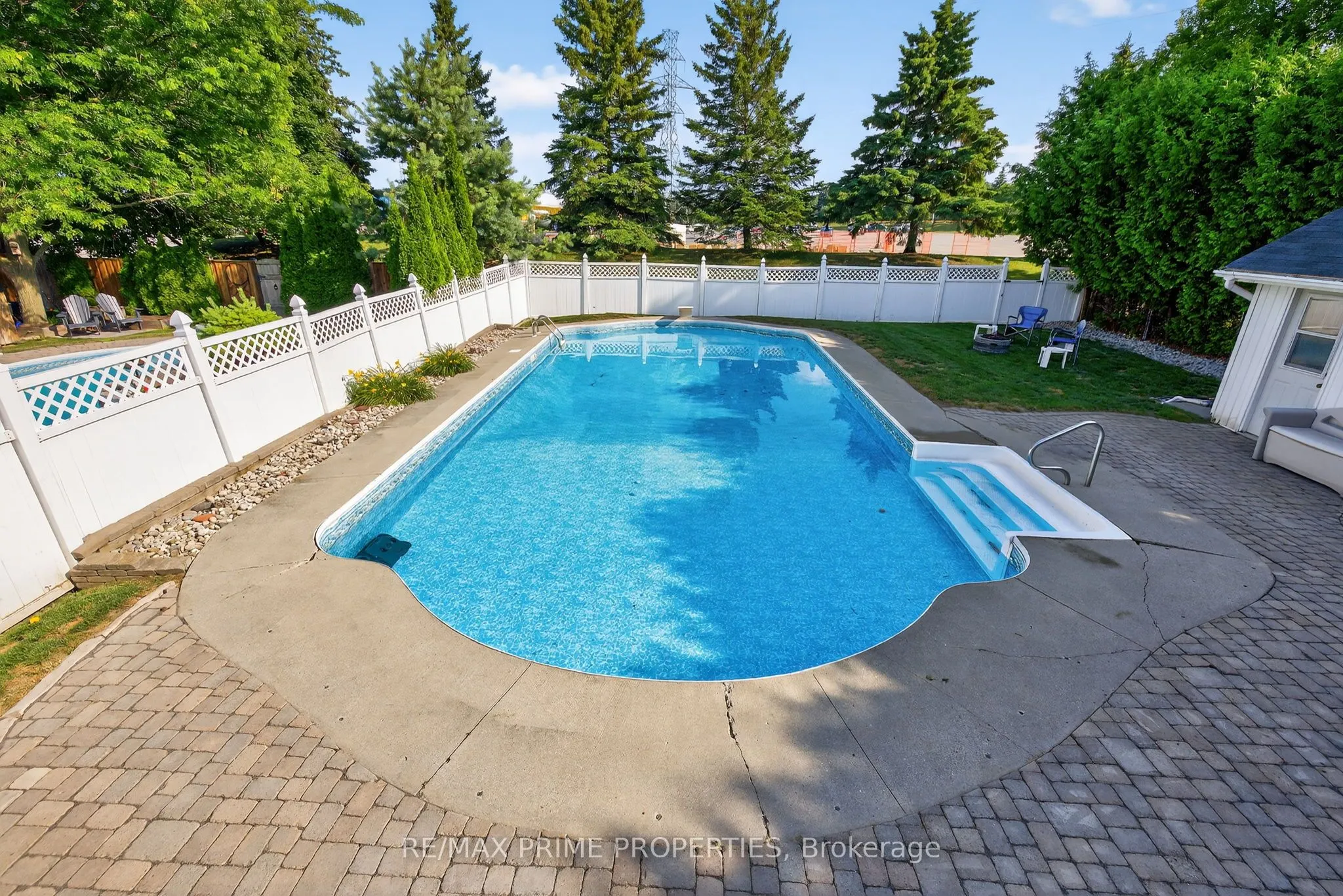 216 Crossland Gate