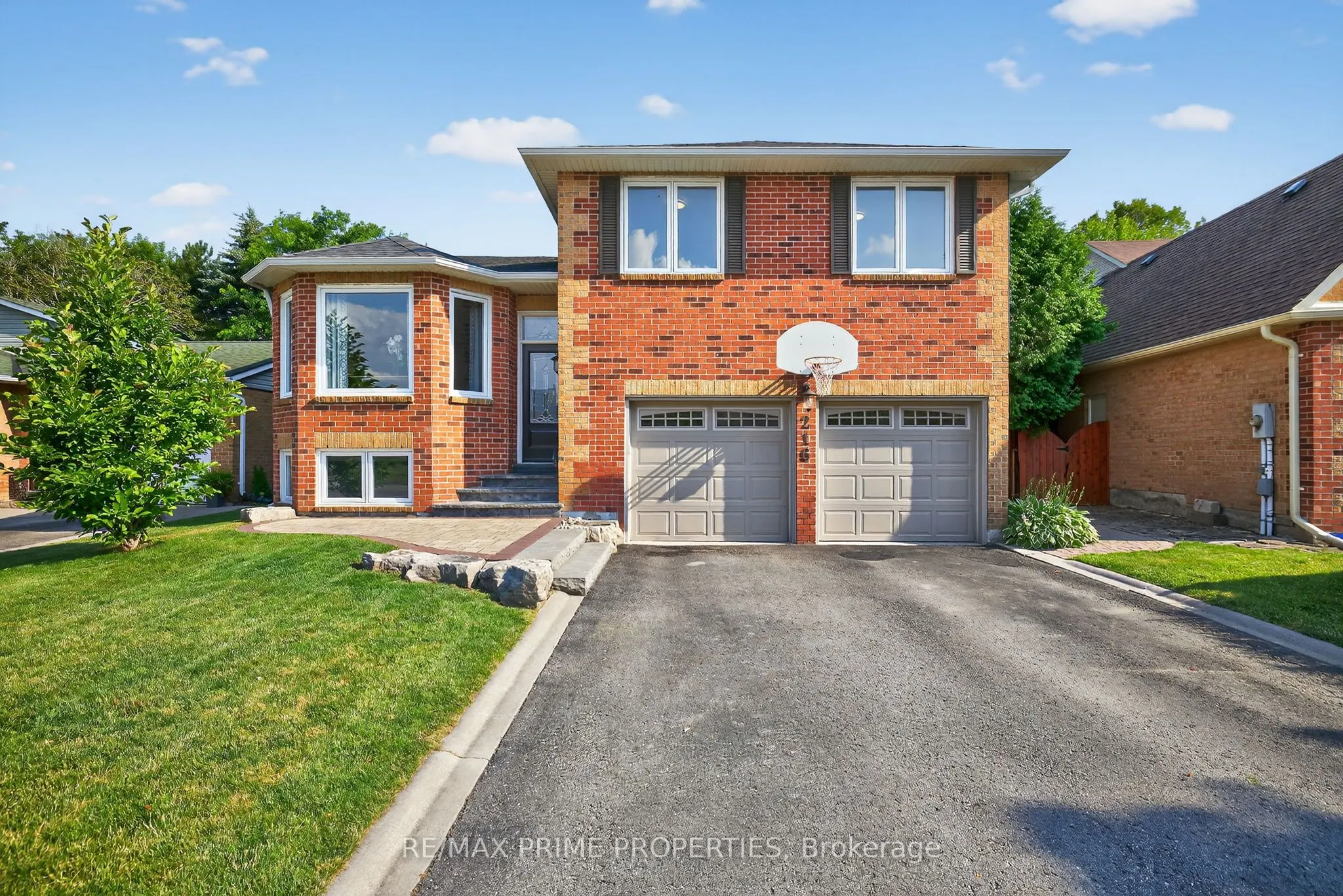 216 Crossland Gate
