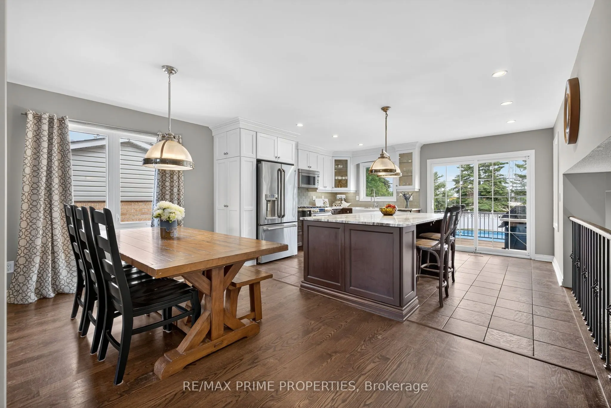 216 Crossland Gate