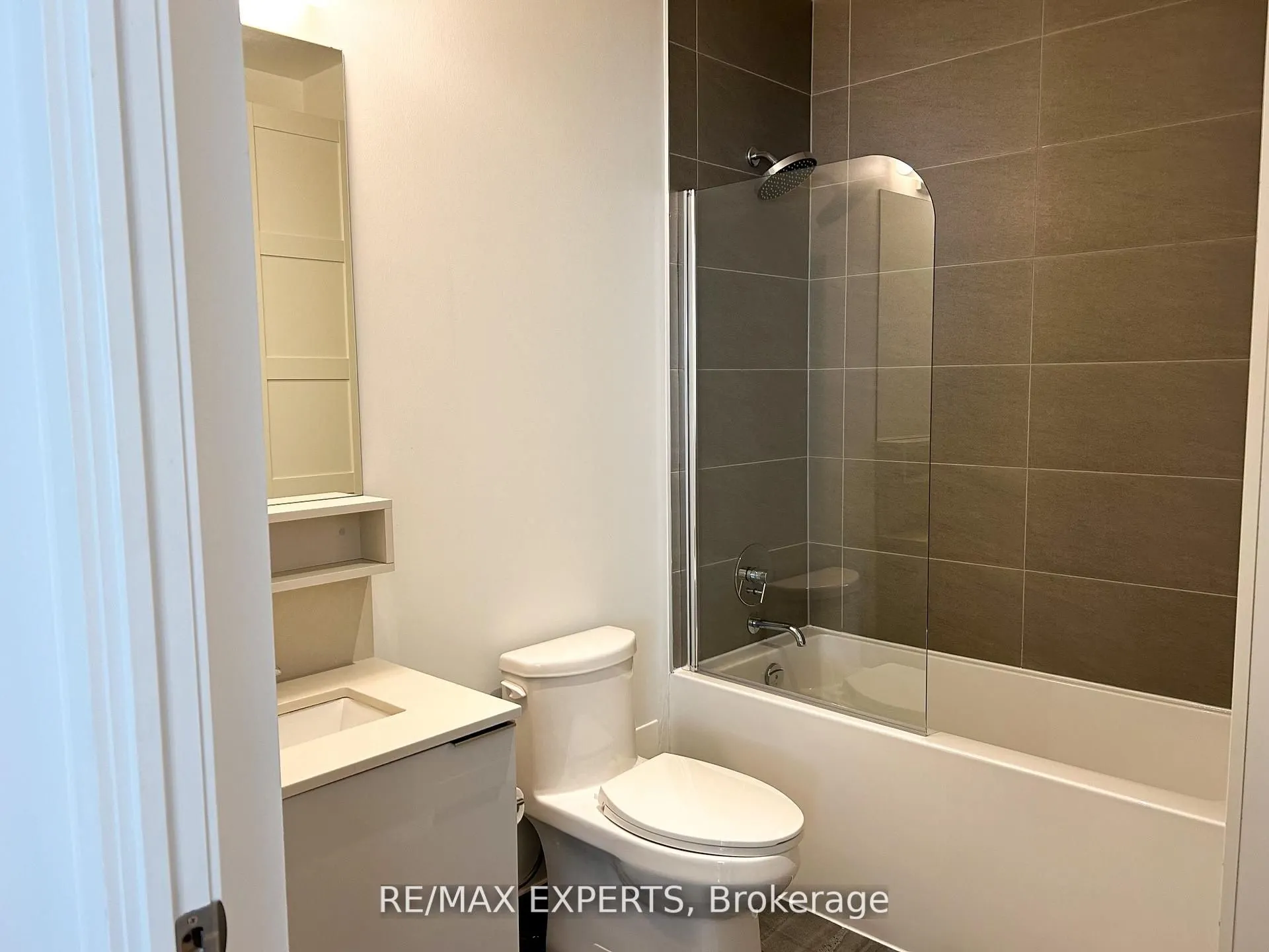 9 Buttermill Avenue W, #TH05