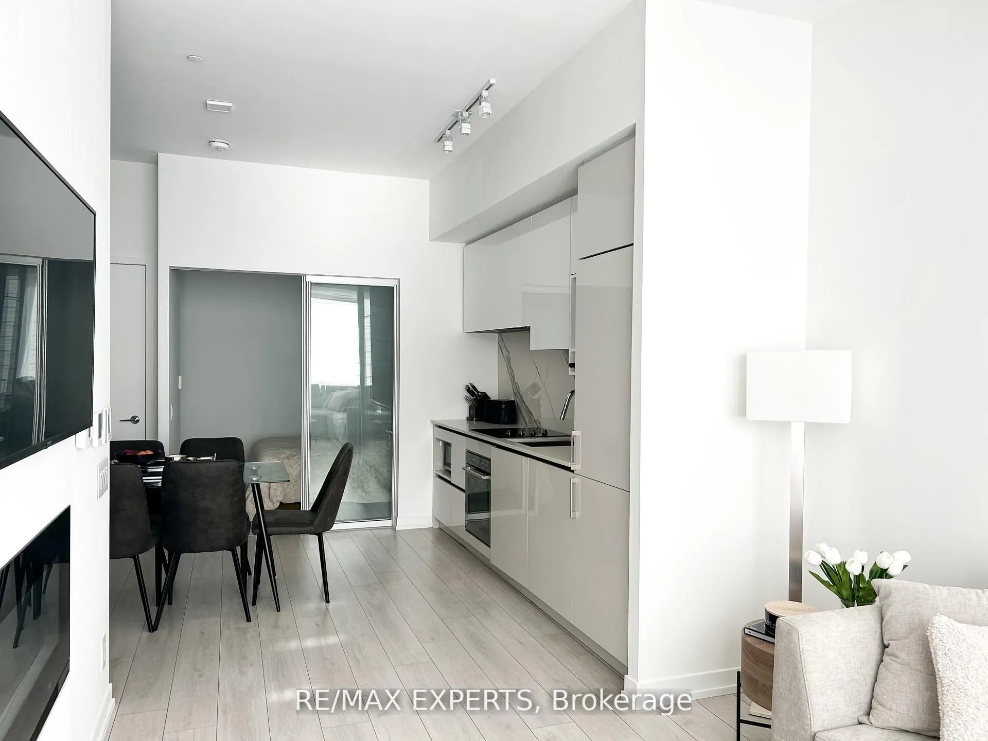 9 Buttermill Avenue W, #TH05