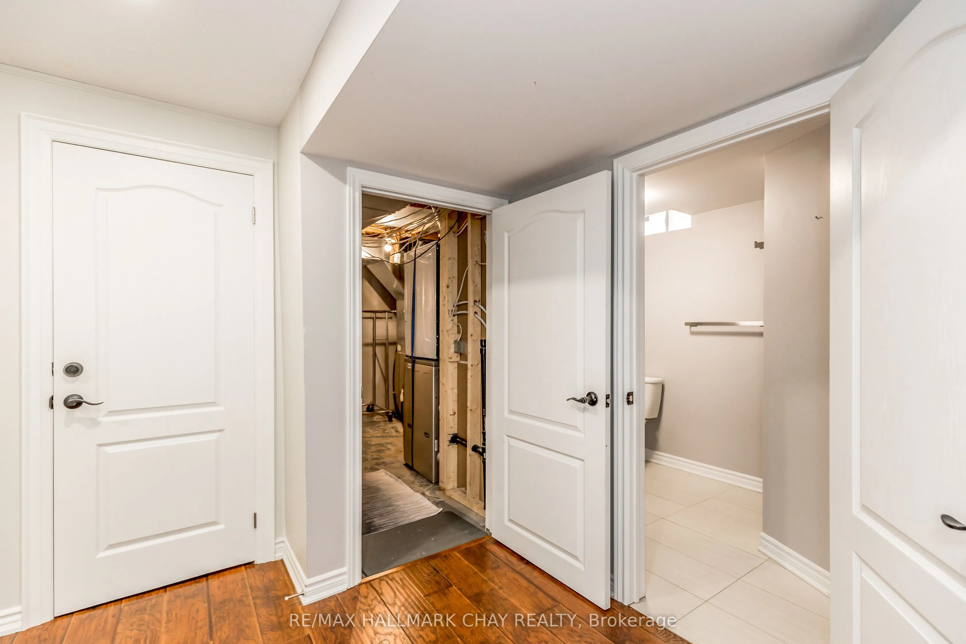 160 Golden Gate Circle, #Lower