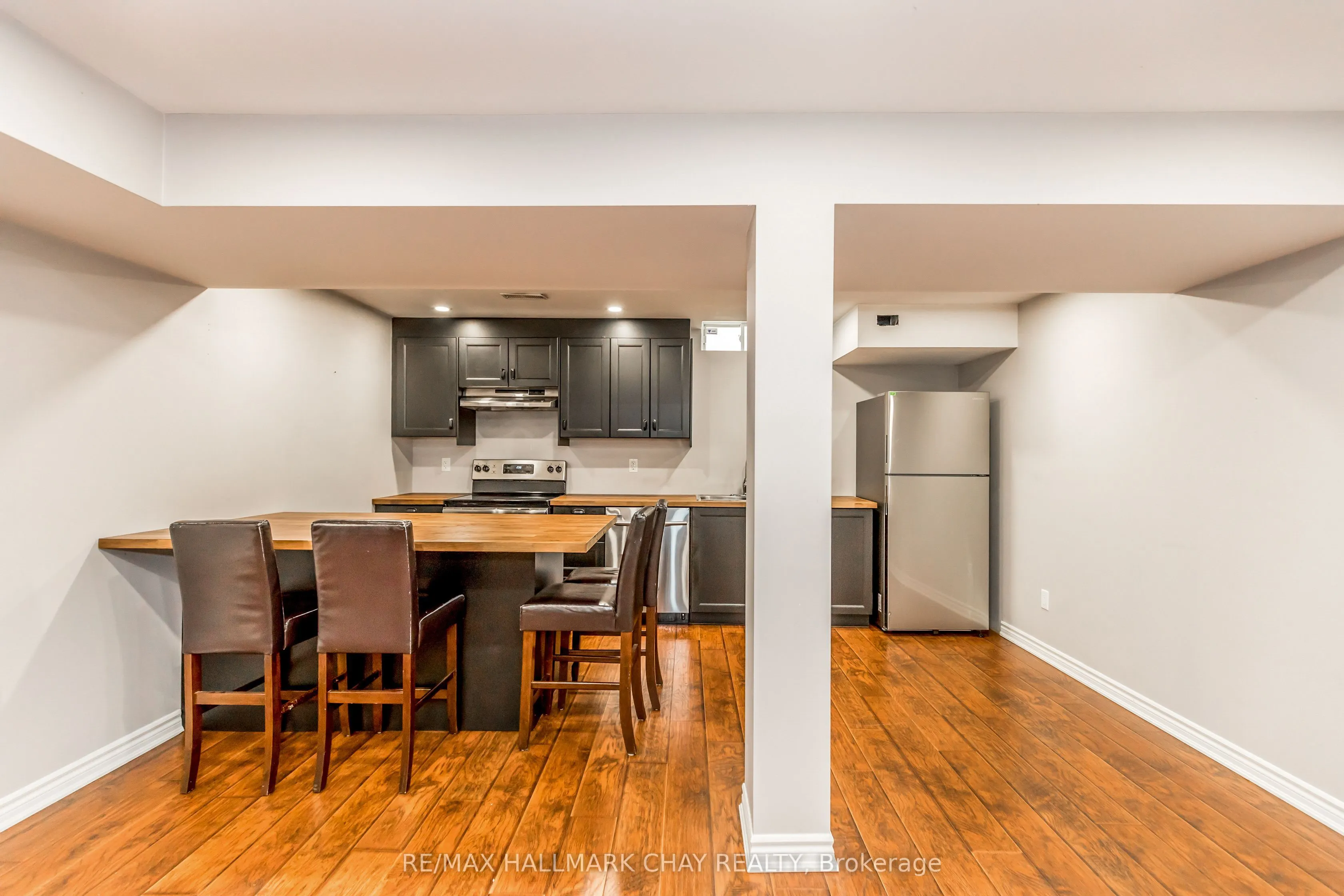 160 Golden Gate Circle, #Lower