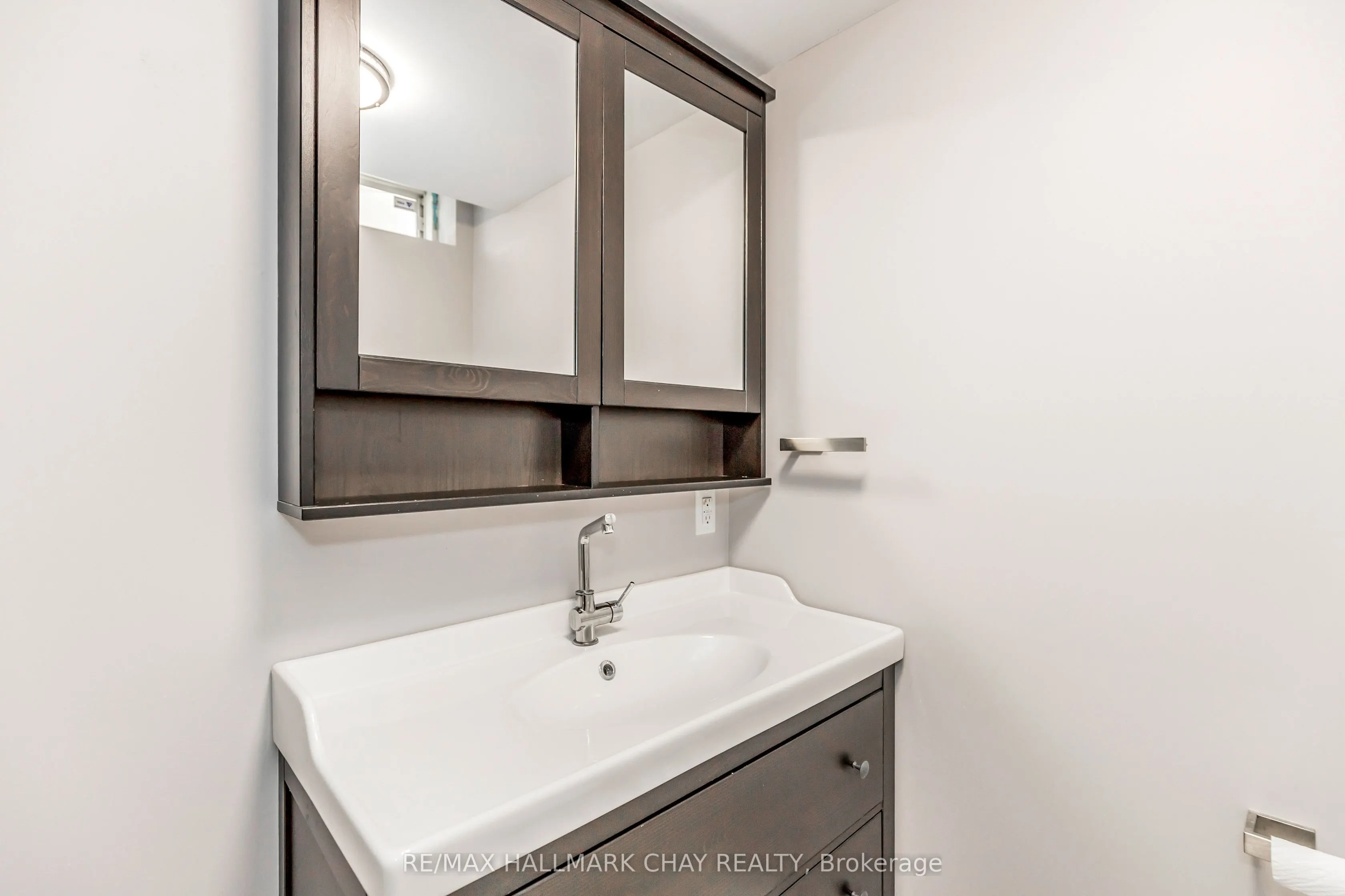 160 Golden Gate Circle, #Lower