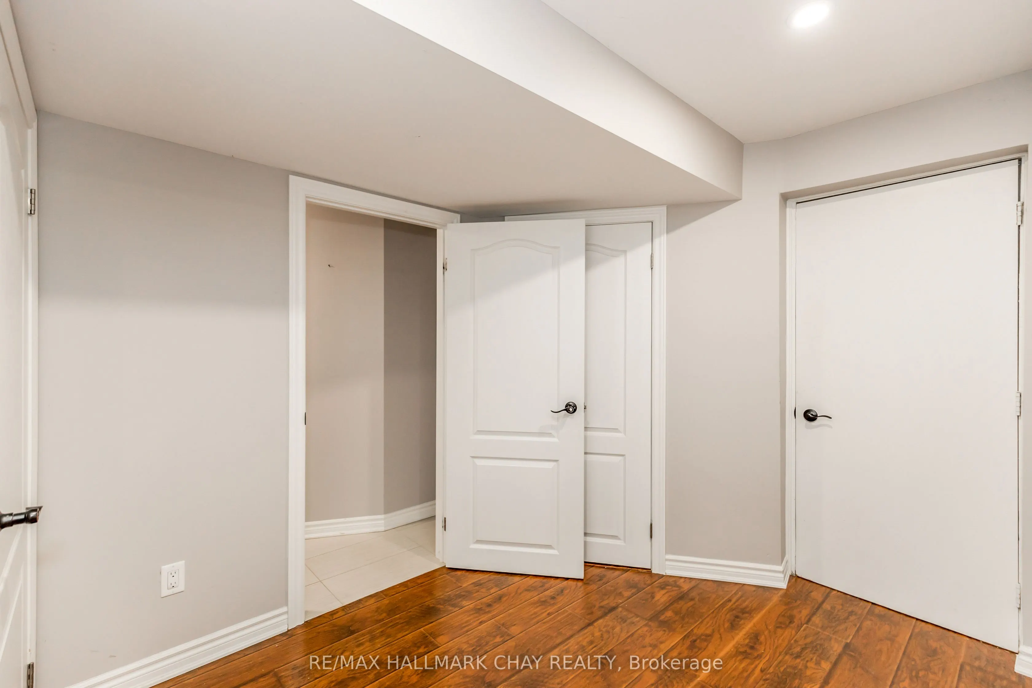 160 Golden Gate Circle, #Lower