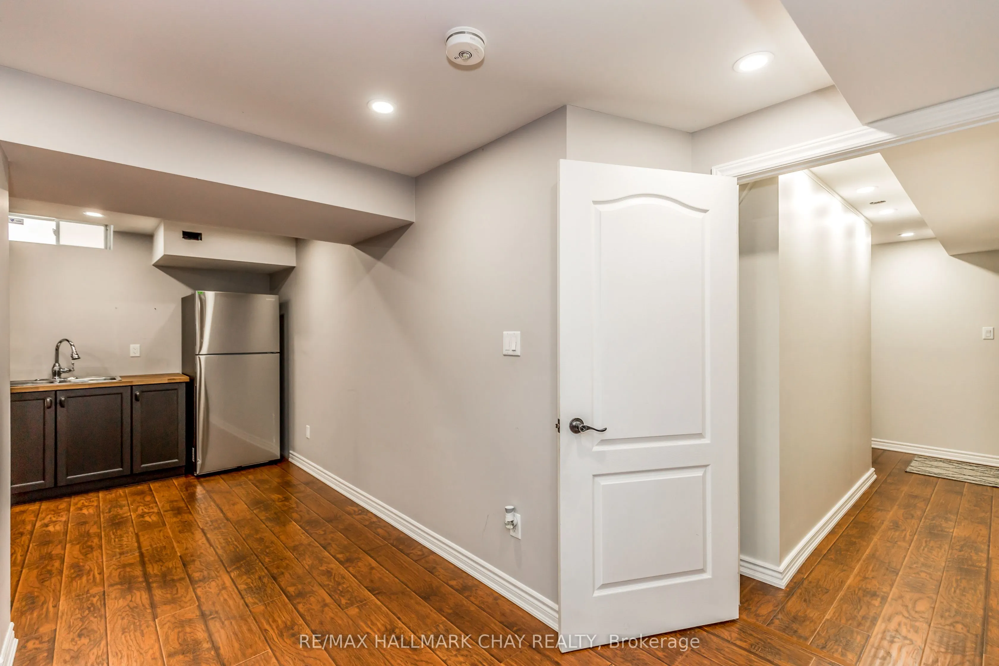 160 Golden Gate Circle, #Lower