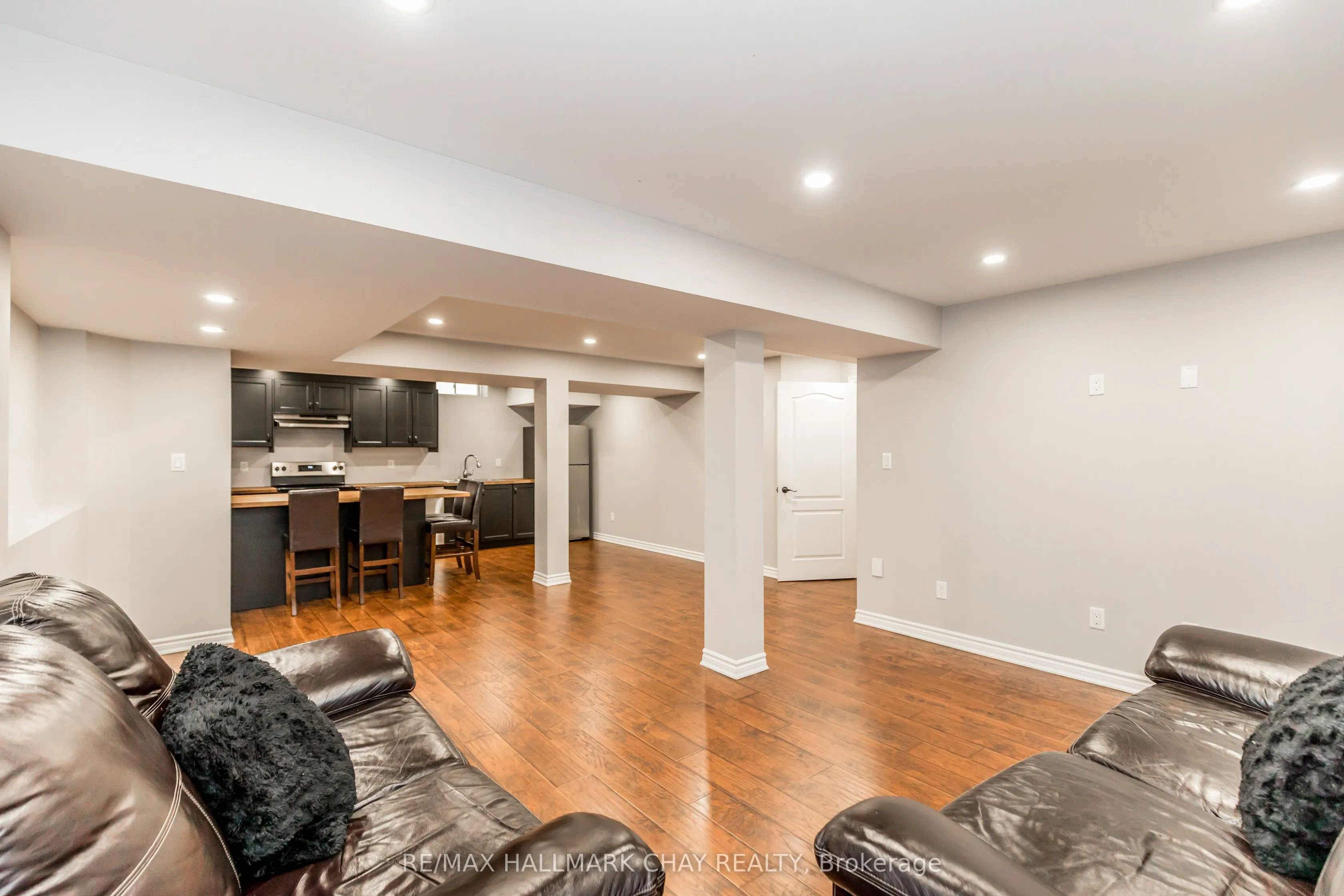160 Golden Gate Circle, #Lower