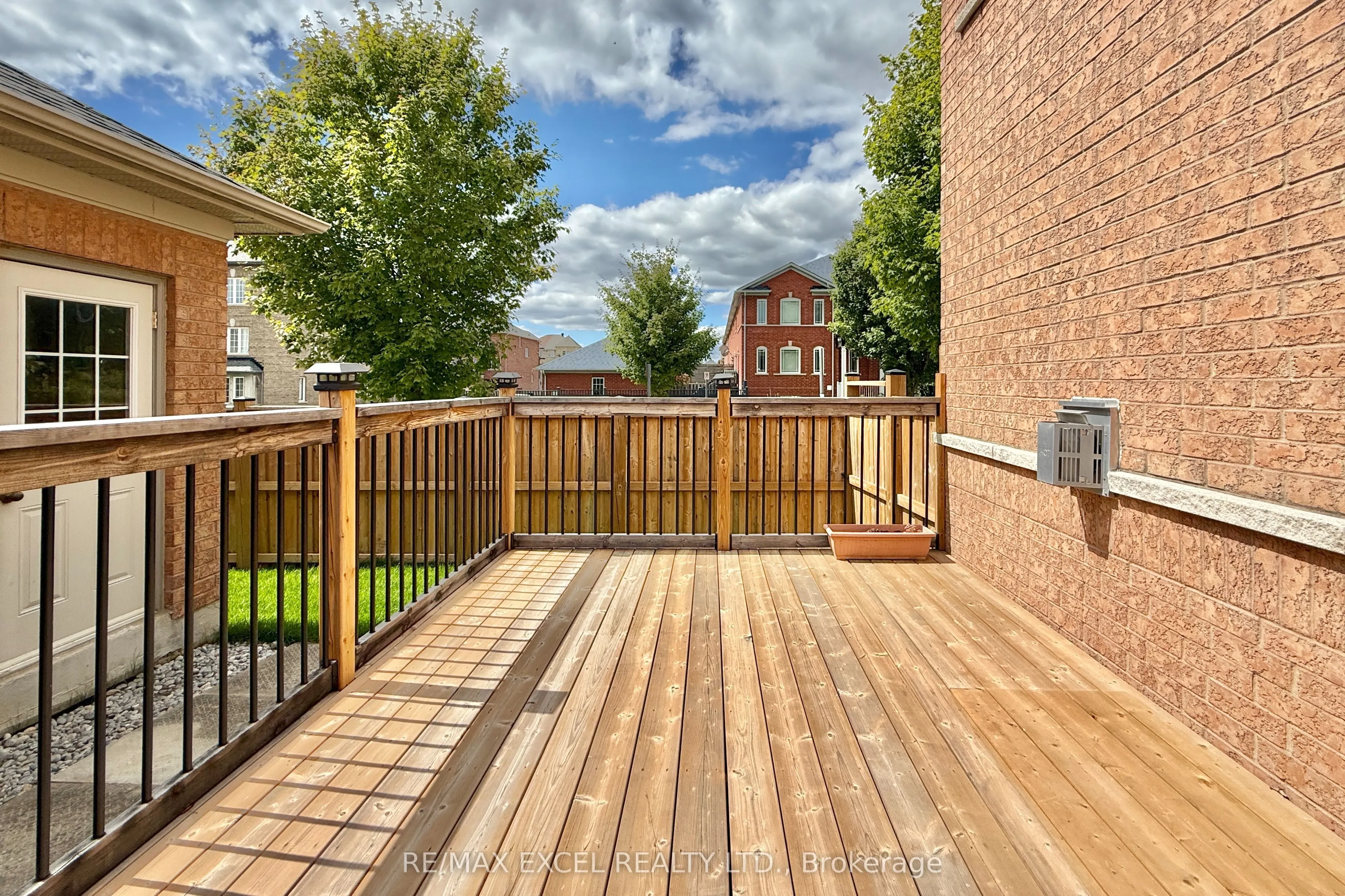 455 White's Hill Avenue