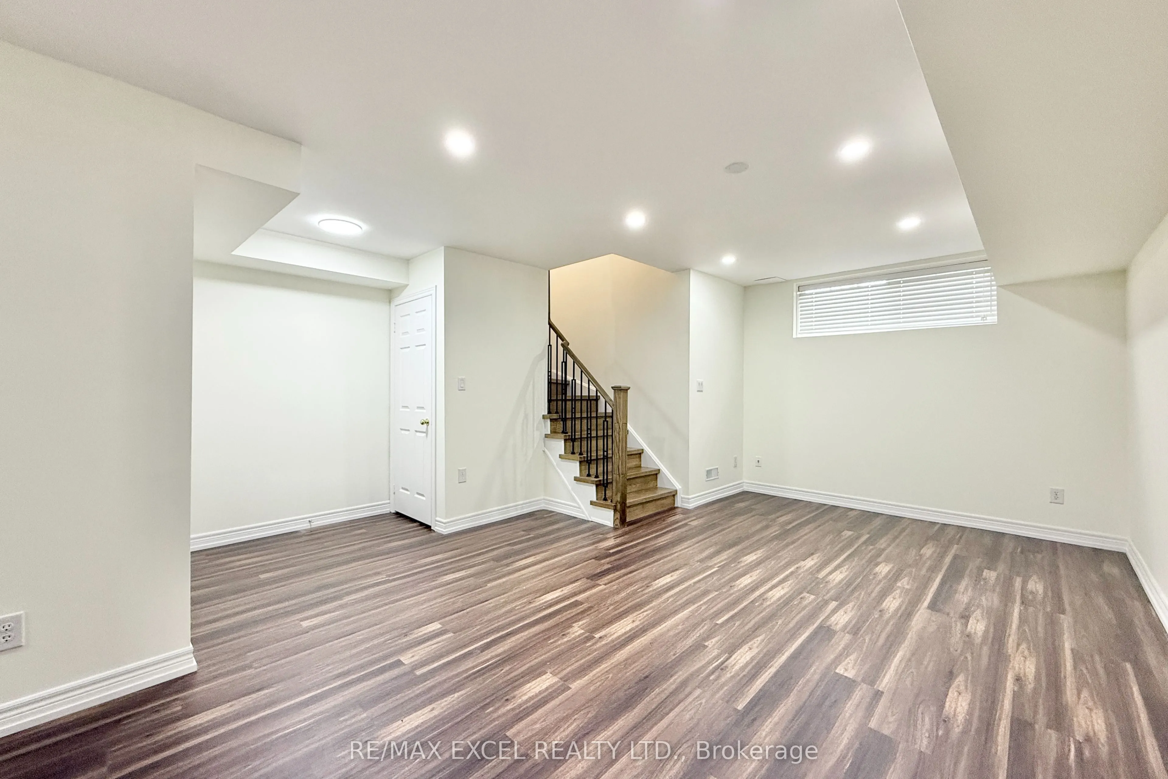 455 White's Hill Avenue