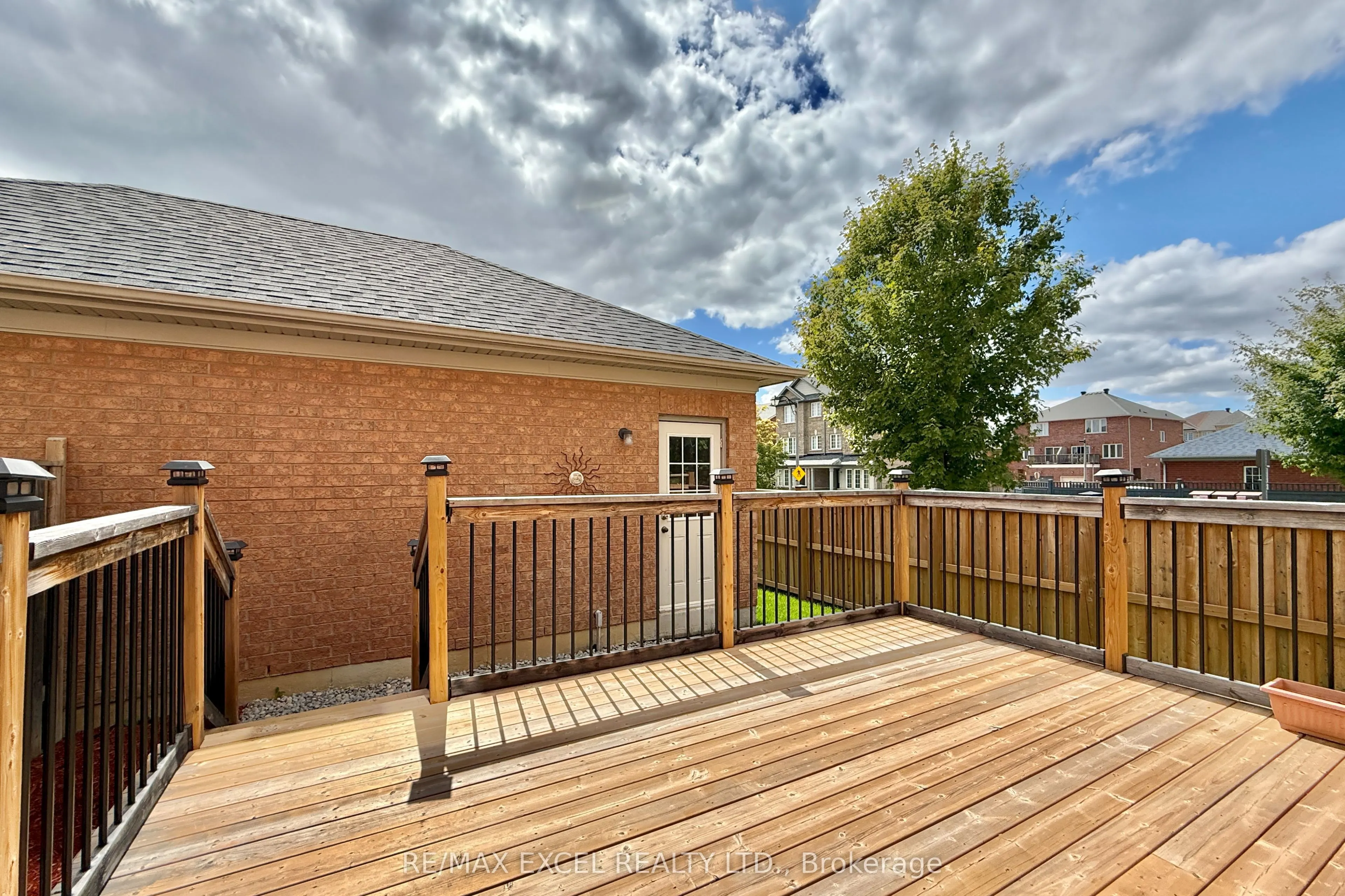 455 White's Hill Avenue