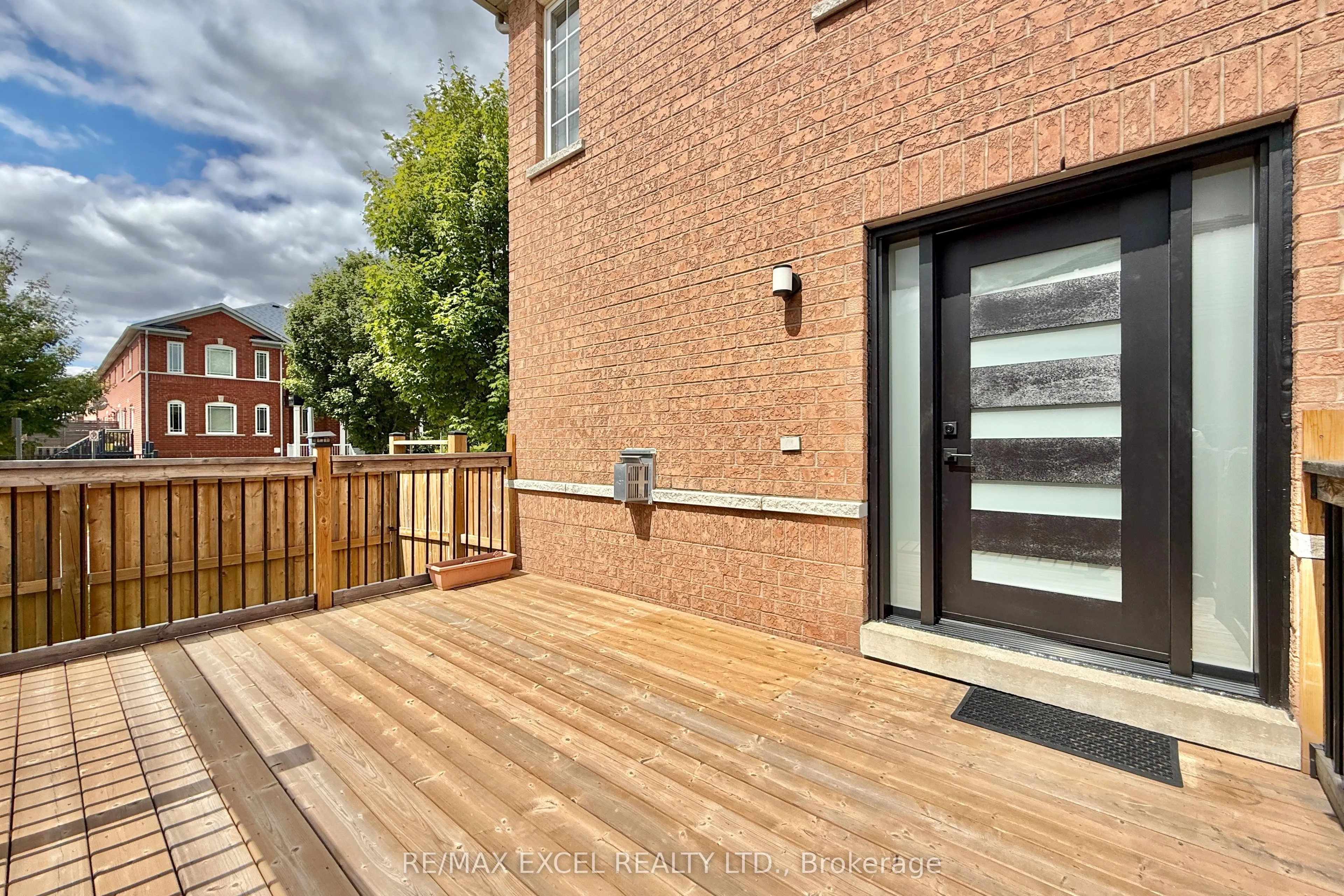 455 White's Hill Avenue